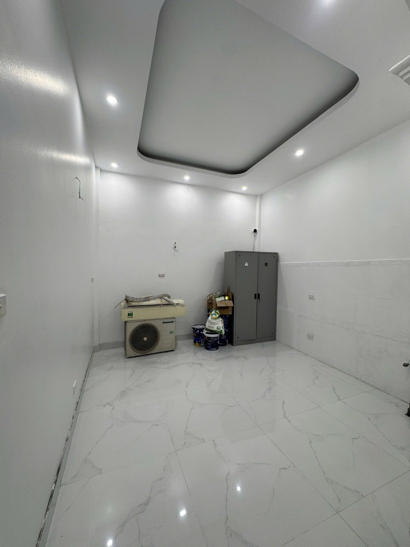 Bán nhà Hoàng Mai - diện tích 45m2 4 tầng - Ô tô đỗ trong nhà - giá 12 tỷ