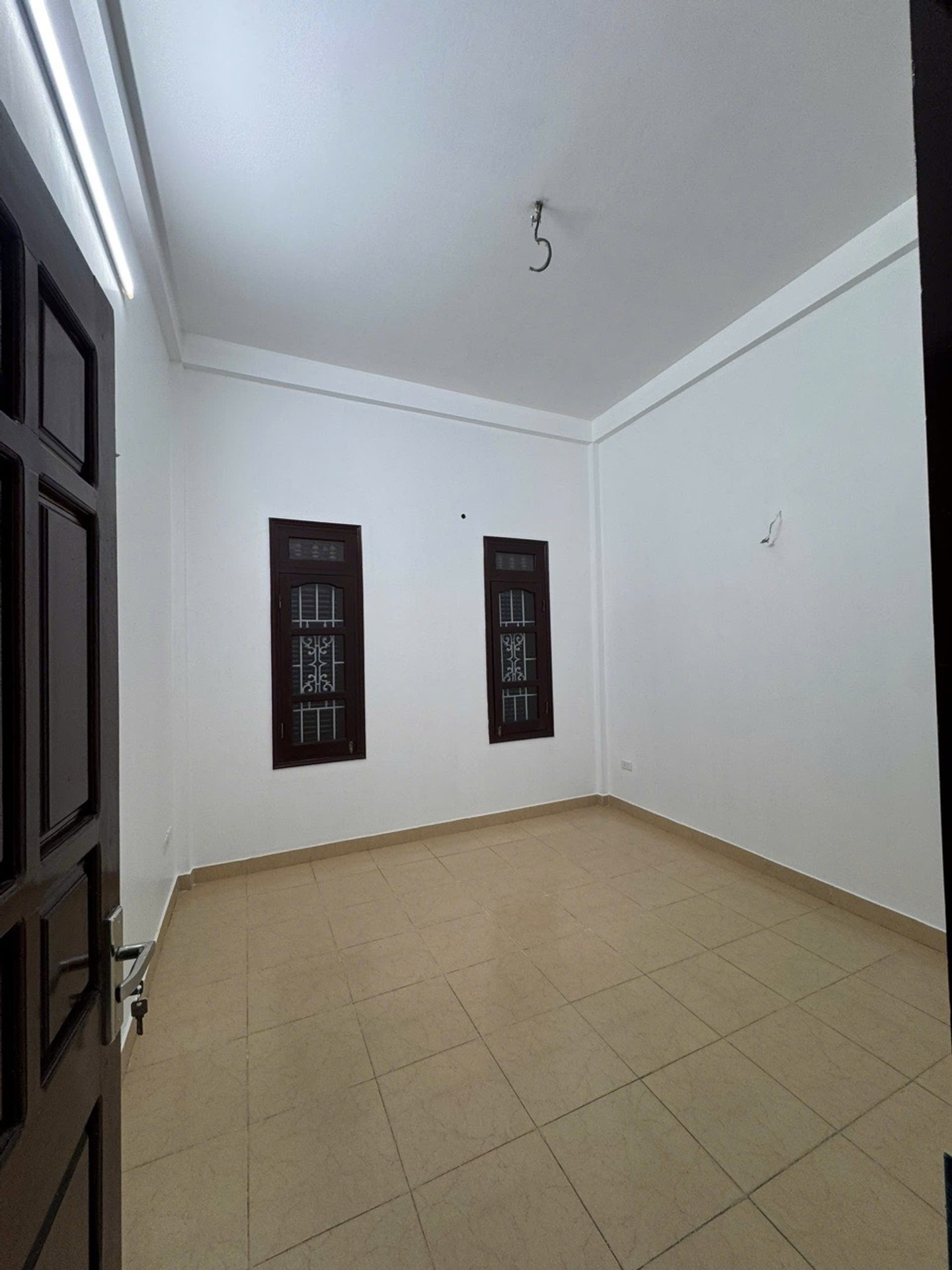 Bán nhà Hoàng Mai - diện tích 45m2 4 tầng - Ô tô đỗ trong nhà - giá 12 tỷ