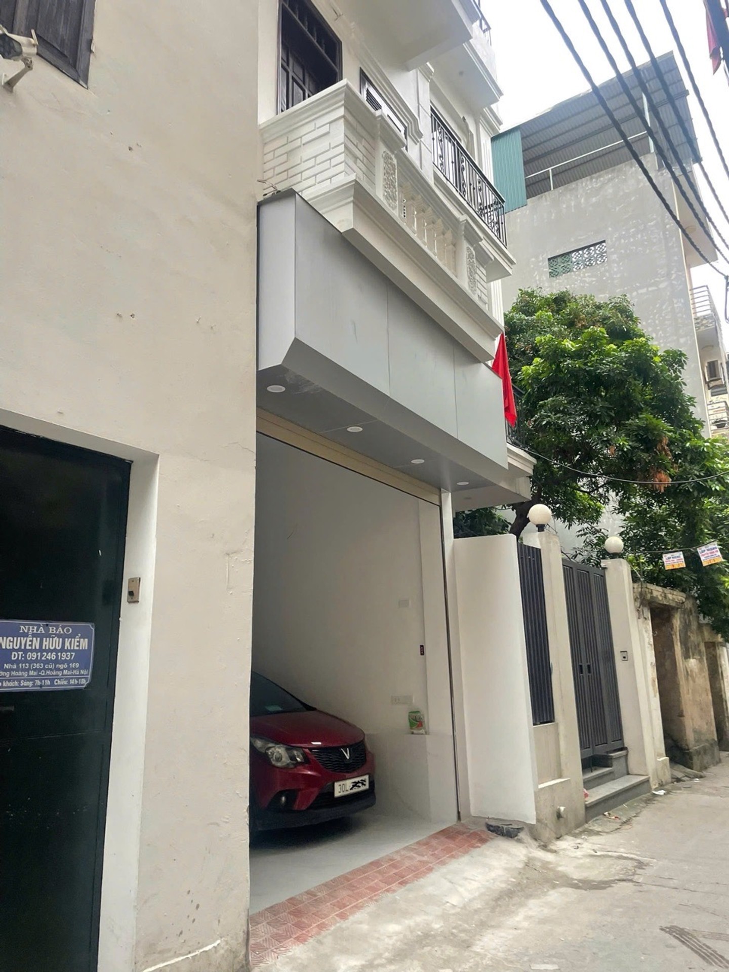 Bán nhà Hoàng Mai - diện tích 45m2 4 tầng - Ô tô đỗ trong nhà - giá 12 tỷ