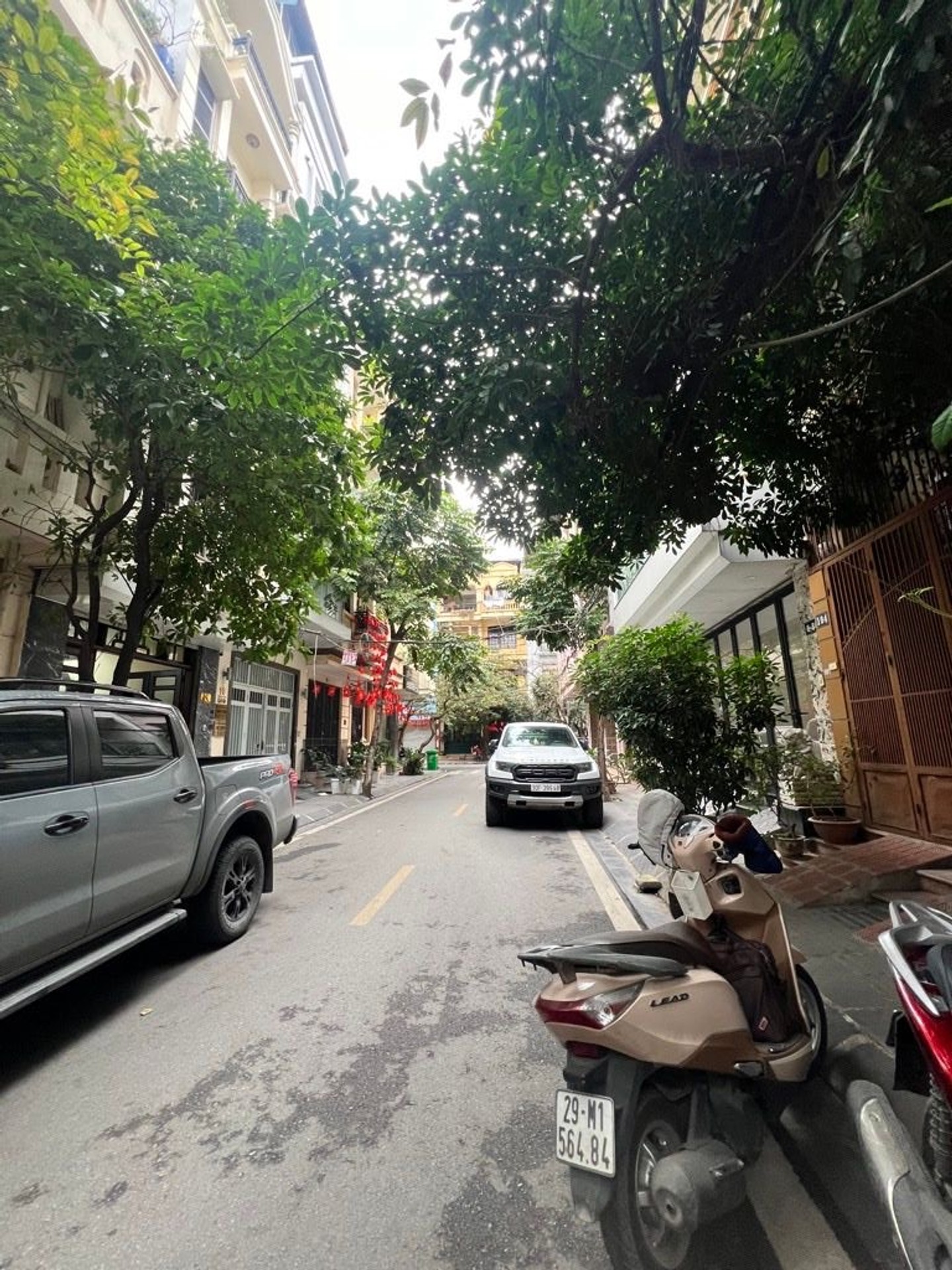 Bán nhà B4 - diện tích 43m2 5 tầng - Mặt ô tô, kinh doanh - giá 20 tỷ