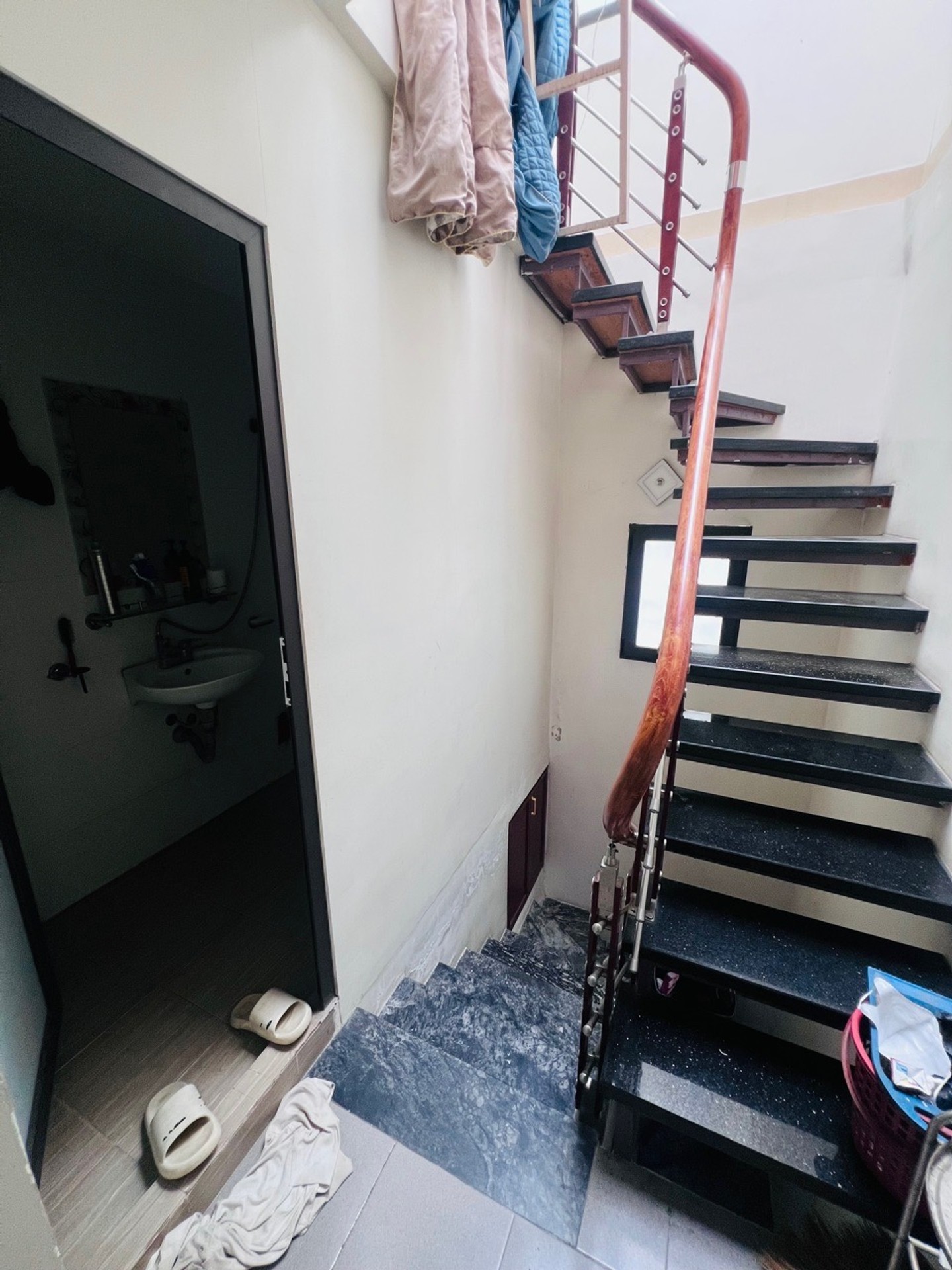 Bán nhà Giải Phóng - diện tích 24m2 5 tầng - Nhà nhỏ xinh, đủ công năng - giá 4,5 tỷ