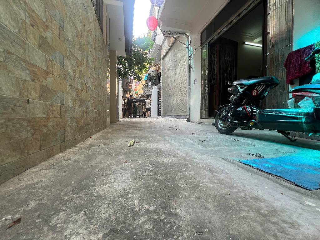 Bán nhà Vương Thừa Vũ - diện tích 136.1m2 1 tầng - Ô TÔ 7 CHỖ VÀO NHÀ - giá 43,5 tỷ