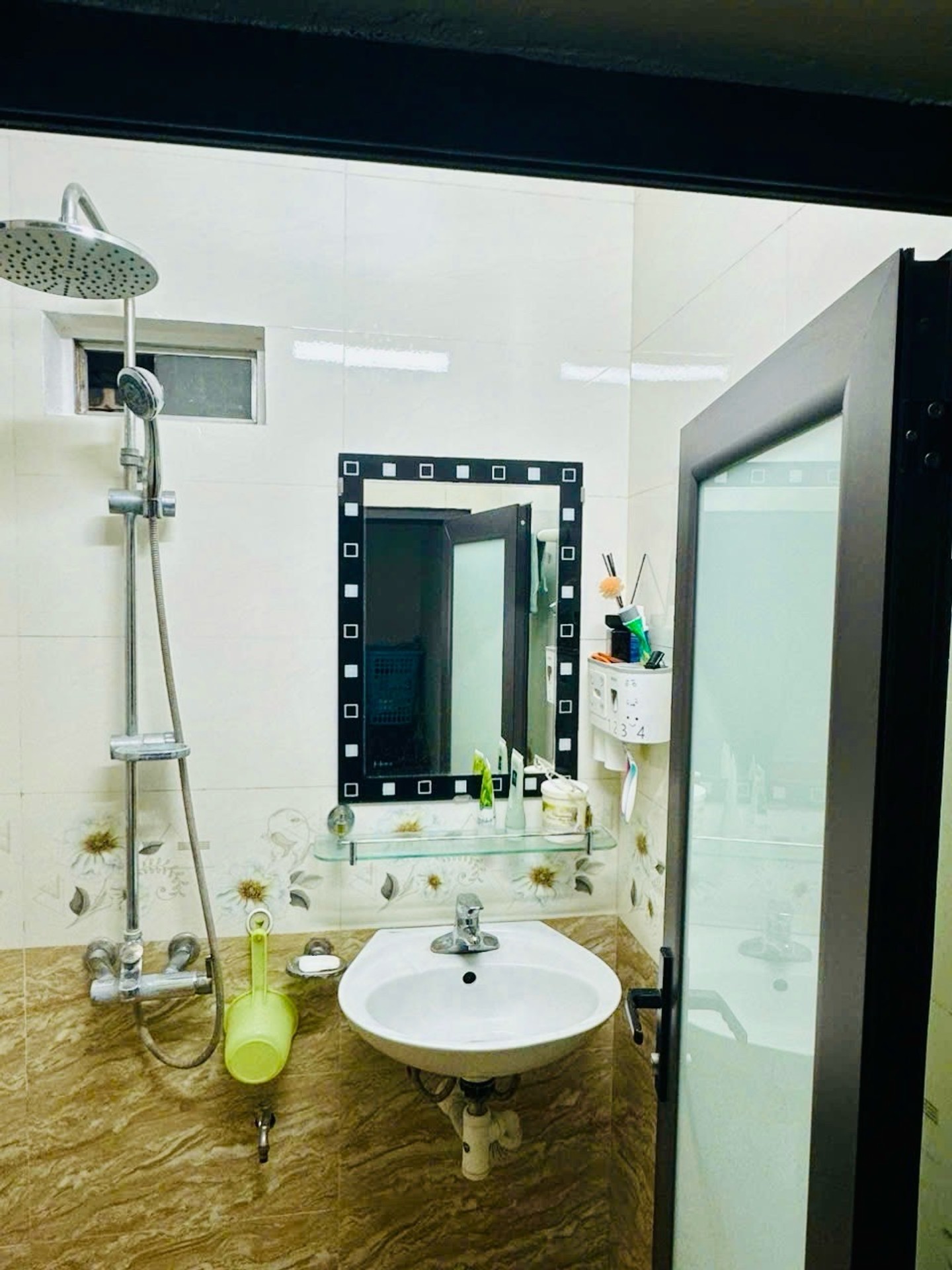 Bán nhà Đông Thiên - diện tích 23m2 4 tầng - Nhà đẹp hiếm có - giá 5,35 tỷ