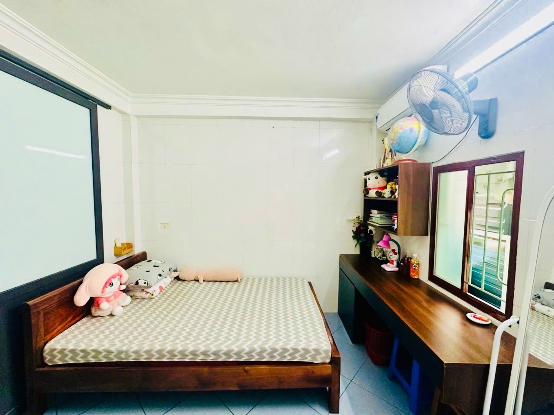 Bán nhà Đông Thiên - diện tích 23m2 4 tầng - Nhà đẹp hiếm có - giá 5,35 tỷ