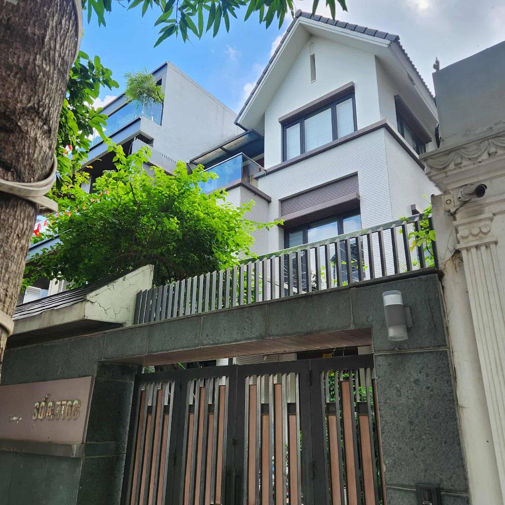 Bán nhà Tây Nam Linh Đàm - diện tích 200m2 4 tầng - Biệt thự cao cấp sân vườn - giá 73 tỷ