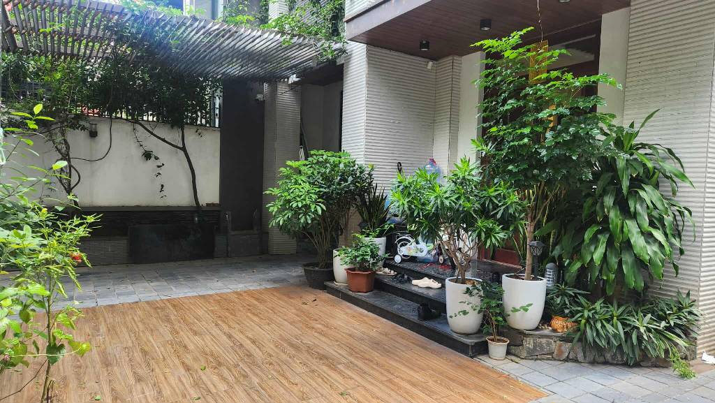 Bán nhà Tây Nam Linh Đàm - diện tích 200m2 4 tầng - Biệt thự cao cấp sân vườn - giá 73 tỷ