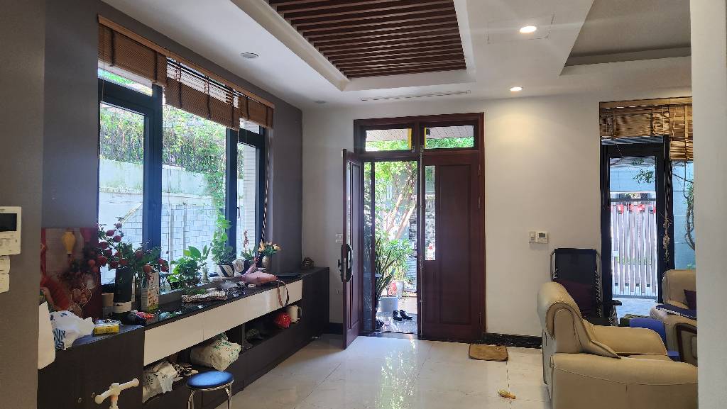 Bán nhà Tây Nam Linh Đàm - diện tích 200m2 4 tầng - Biệt thự cao cấp sân vườn - giá 73 tỷ