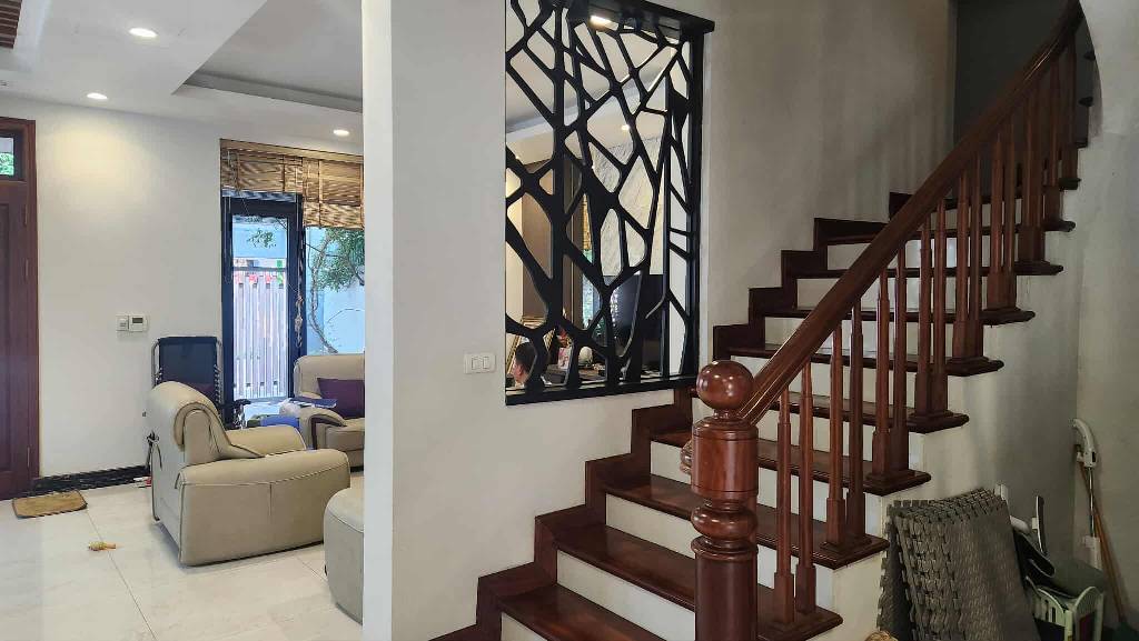 Bán nhà Tây Nam Linh Đàm - diện tích 200m2 4 tầng - Biệt thự cao cấp sân vườn - giá 73 tỷ