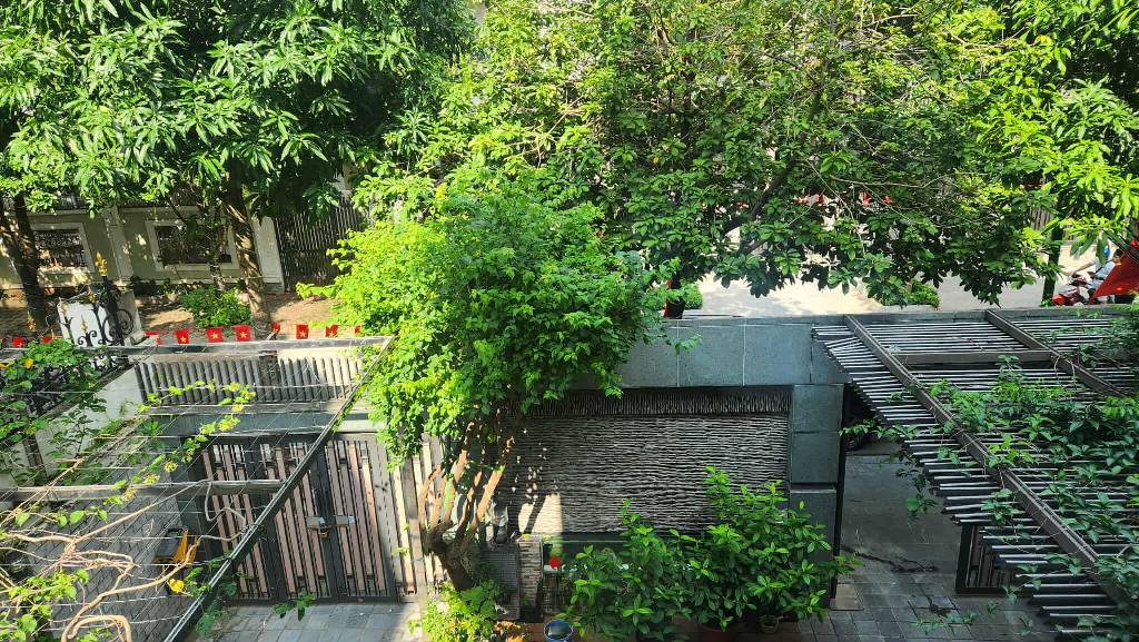 Bán nhà Tây Nam Linh Đàm - diện tích 200m2 4 tầng - Biệt thự cao cấp sân vườn - giá 73 tỷ