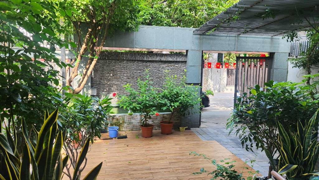 Bán nhà Tây Nam Linh Đàm - diện tích 200m2 4 tầng - Biệt thự cao cấp sân vườn - giá 73 tỷ