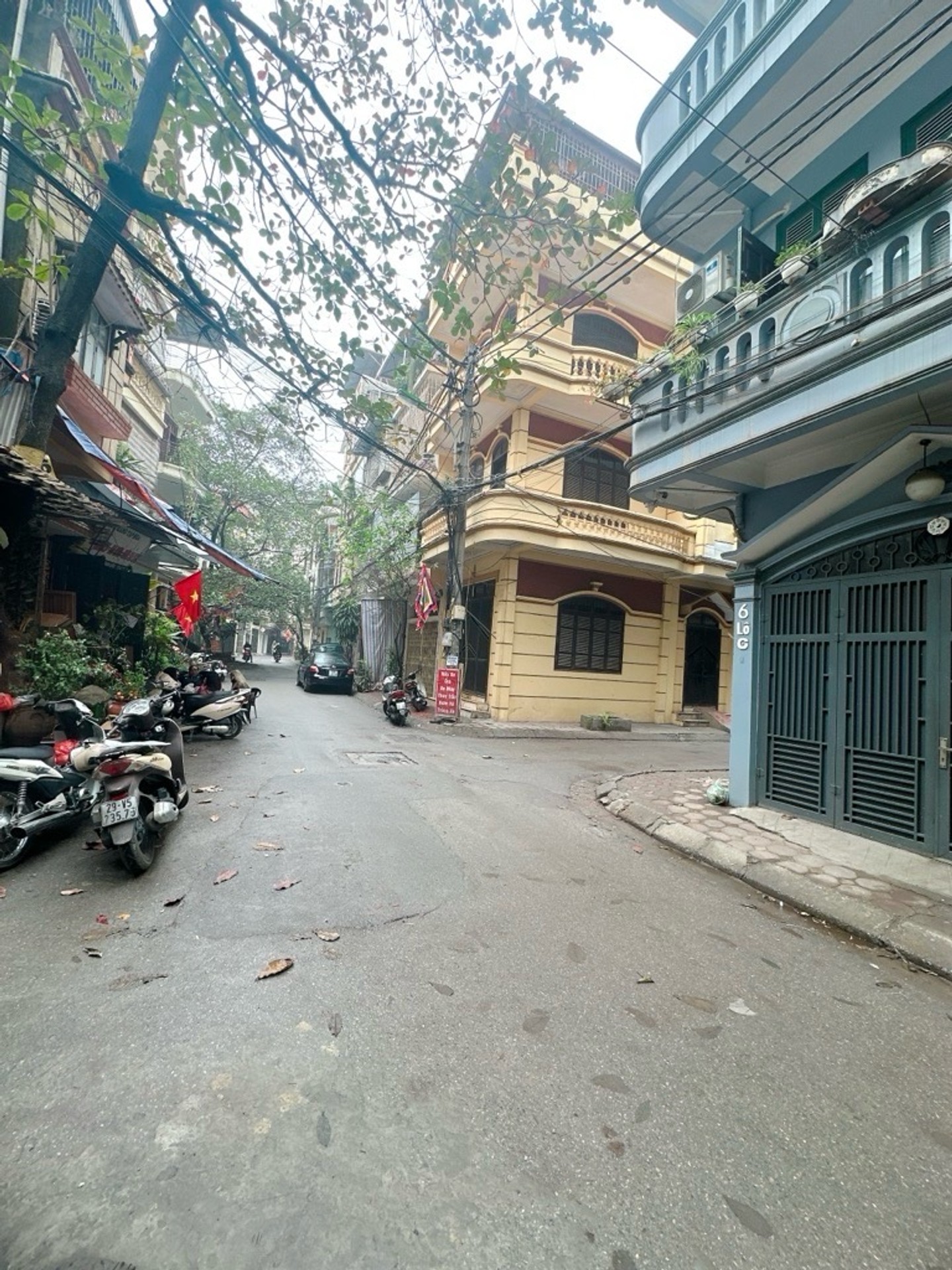 Bán nhà Kim Ngưu - diện tích 34m2 5 tầng - Ô tô tránh - giá 10,5 tỷ