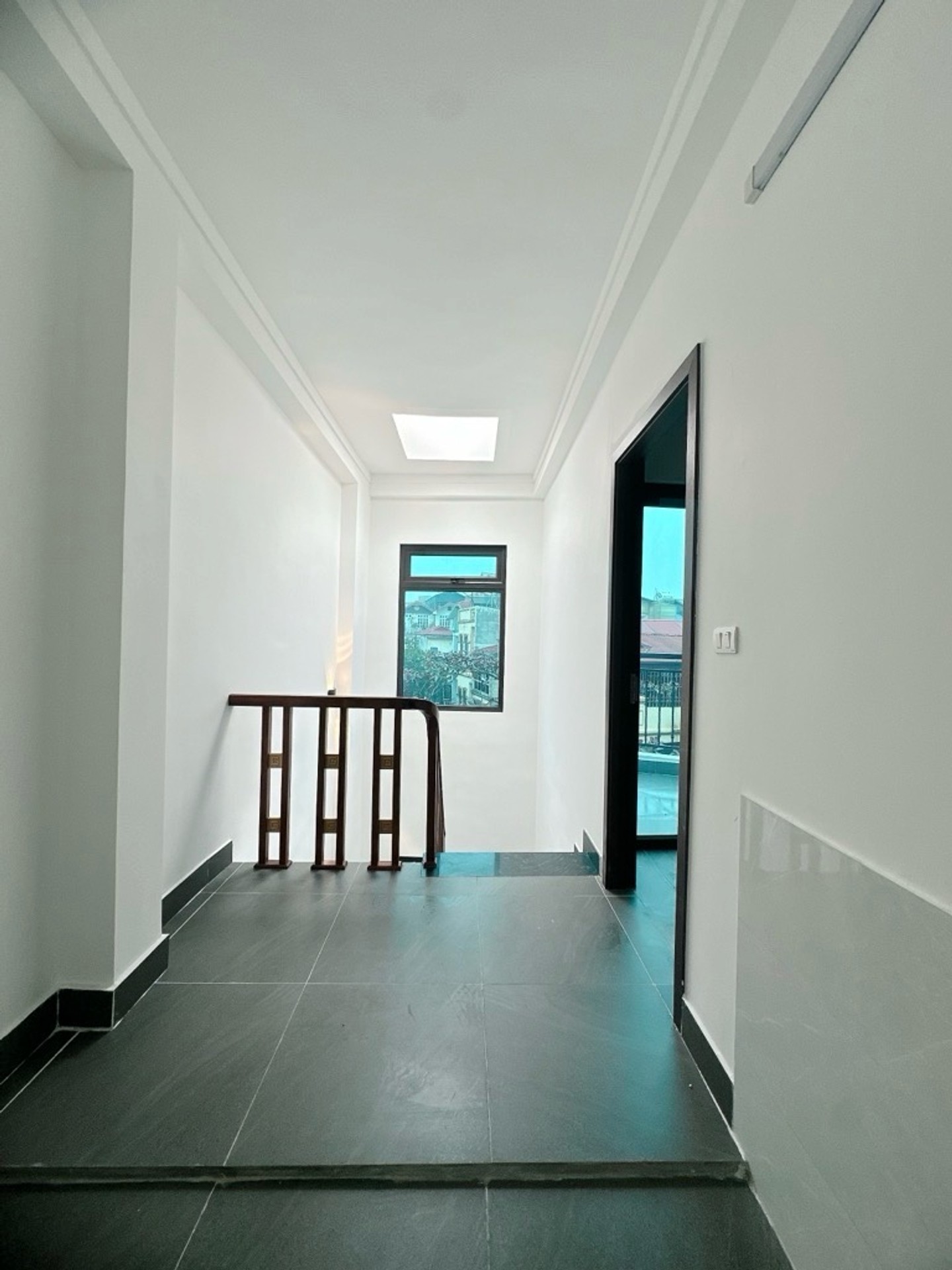Bán nhà Kim Ngưu - diện tích 34m2 5 tầng - Ô tô tránh - giá 10,5 tỷ