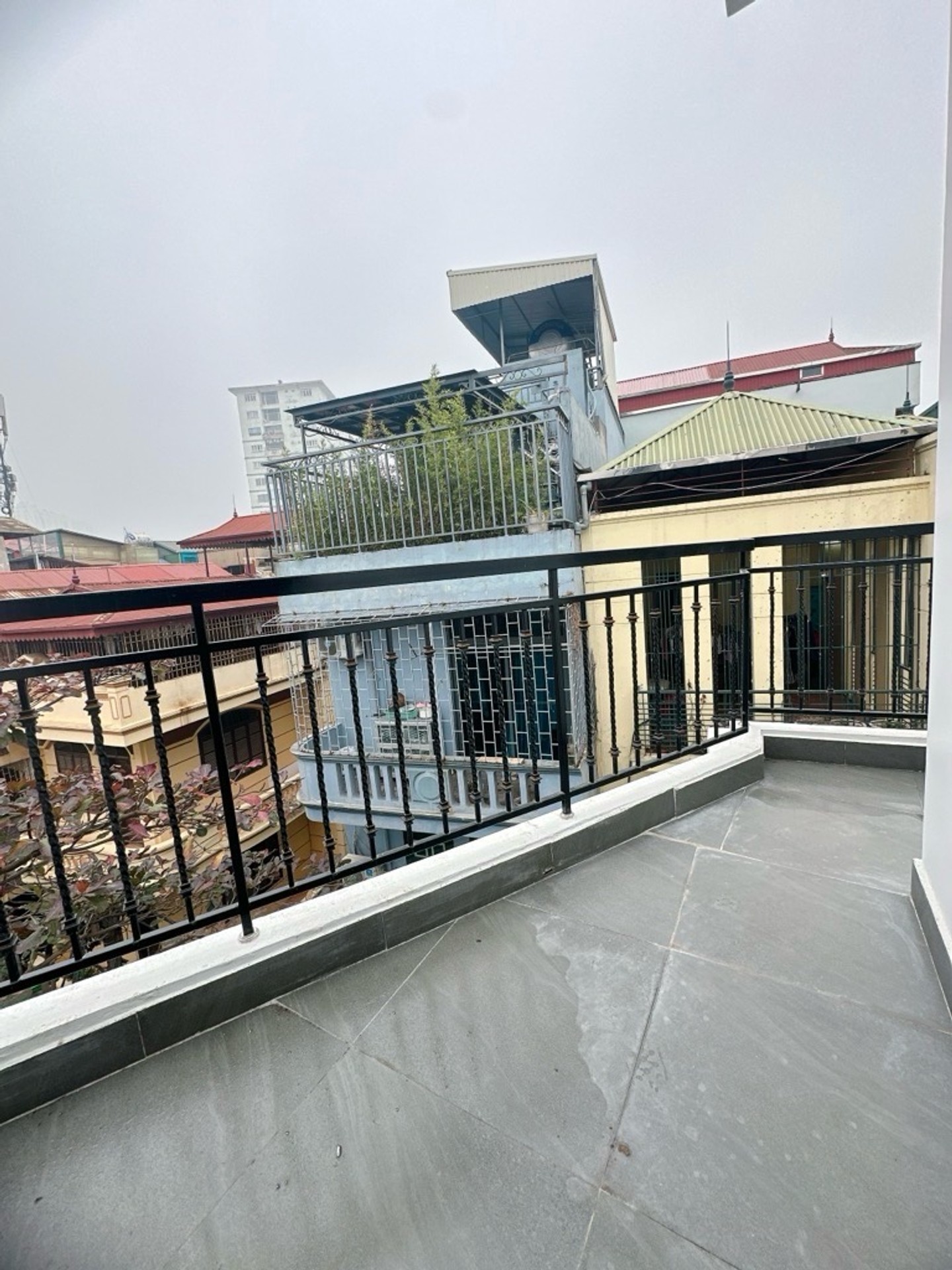Bán nhà Kim Ngưu - diện tích 34m2 5 tầng - Ô tô tránh - giá 10,5 tỷ