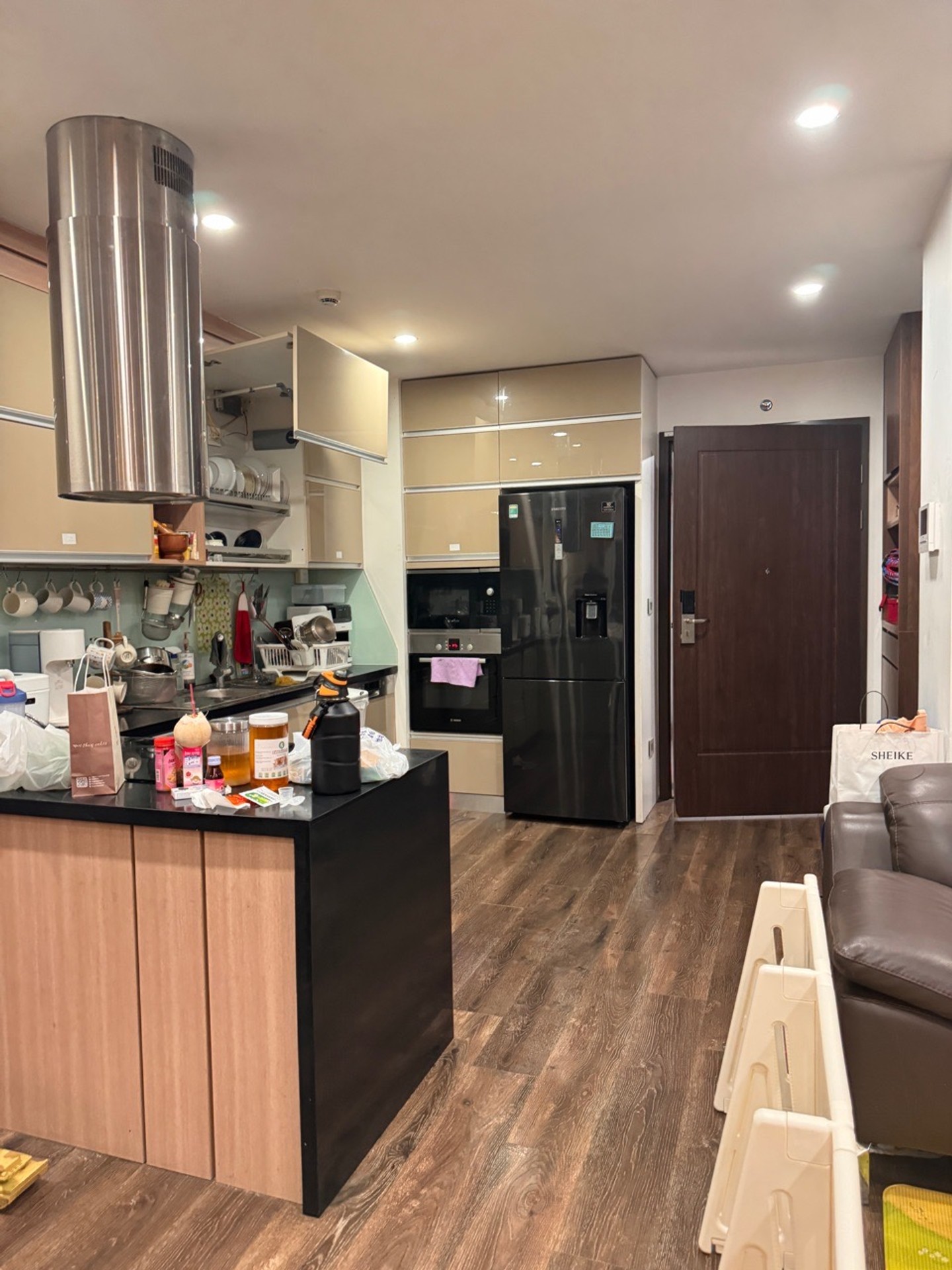 Bán nhà Lê Đại Hành - diện tích 95m2 17 tầng - Lô góc, view Vincom Bà Triệu - giá 21,8 tỷ