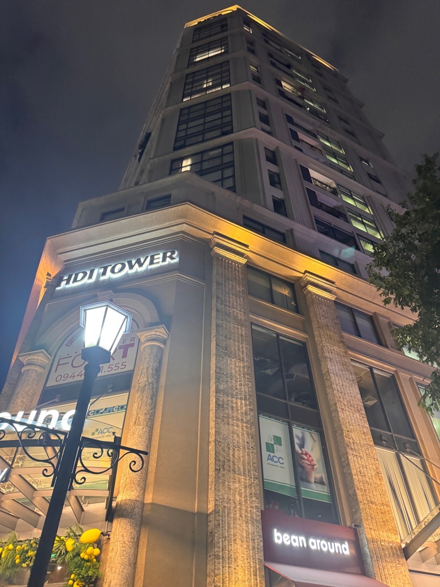 Bán nhà Lê Đại Hành - diện tích 95m2 17 tầng - Lô góc, view Vincom Bà Triệu - giá 21,8 tỷ