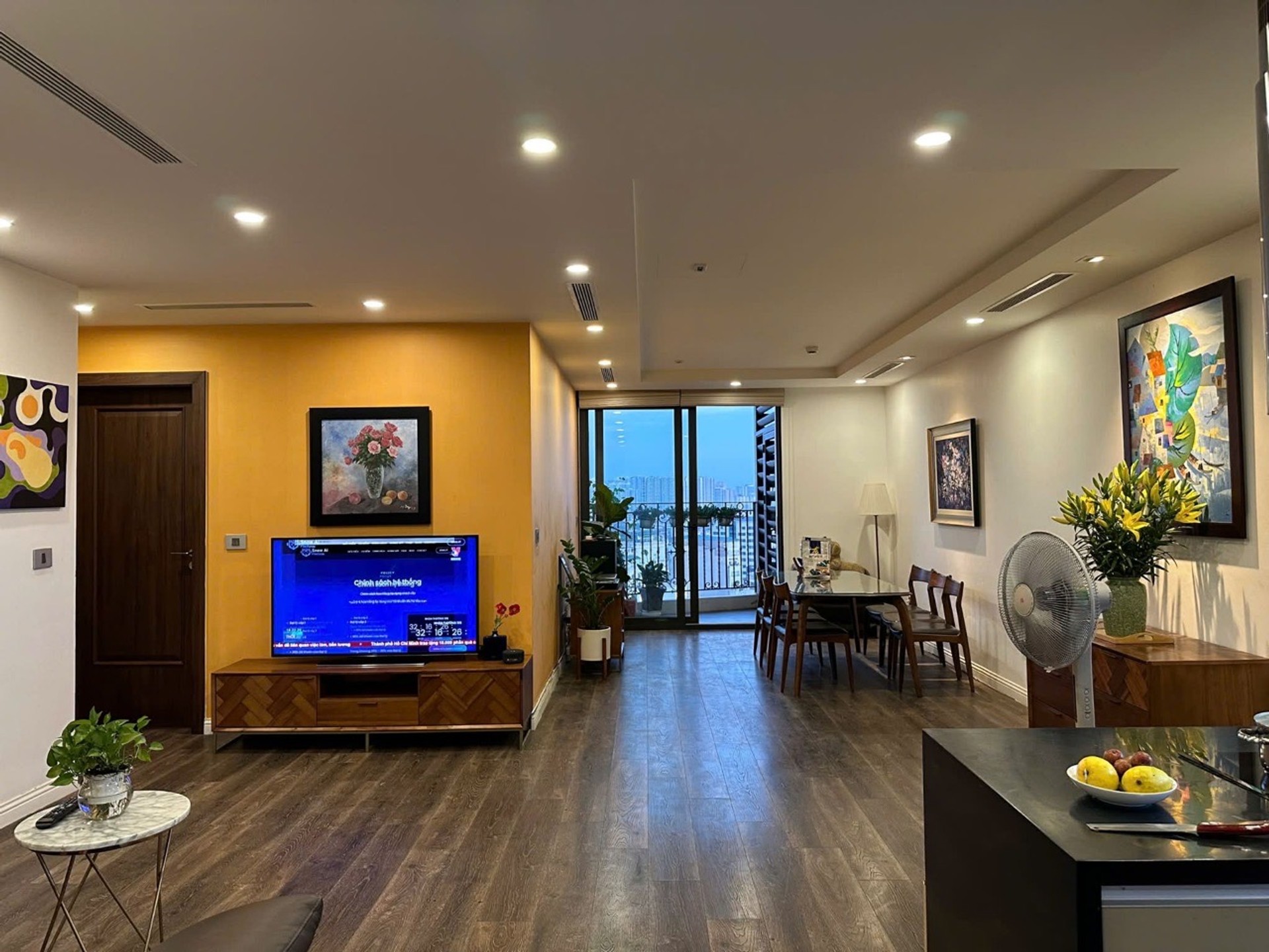 Bán nhà Lê Đại Hành - diện tích 95m2 17 tầng - Lô góc, view Vincom Bà Triệu - giá 21,8 tỷ