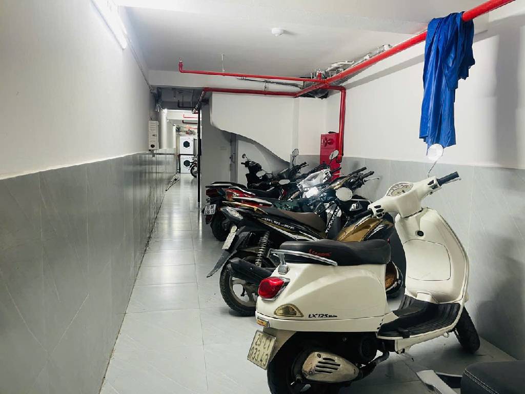 Bán nhà Đê la thành - diện tích 75m2 9 tầng - Mặt phố - giá 30,5 tỷ