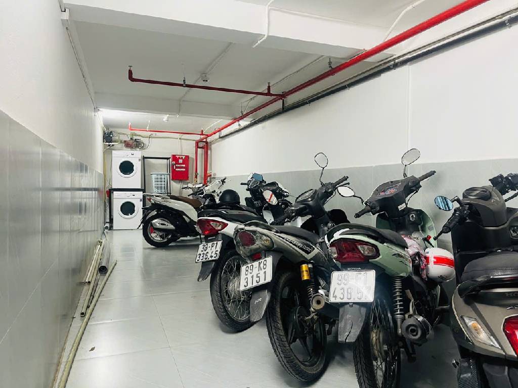 Bán nhà Đê la thành - diện tích 75m2 9 tầng - Mặt phố - giá 30,5 tỷ