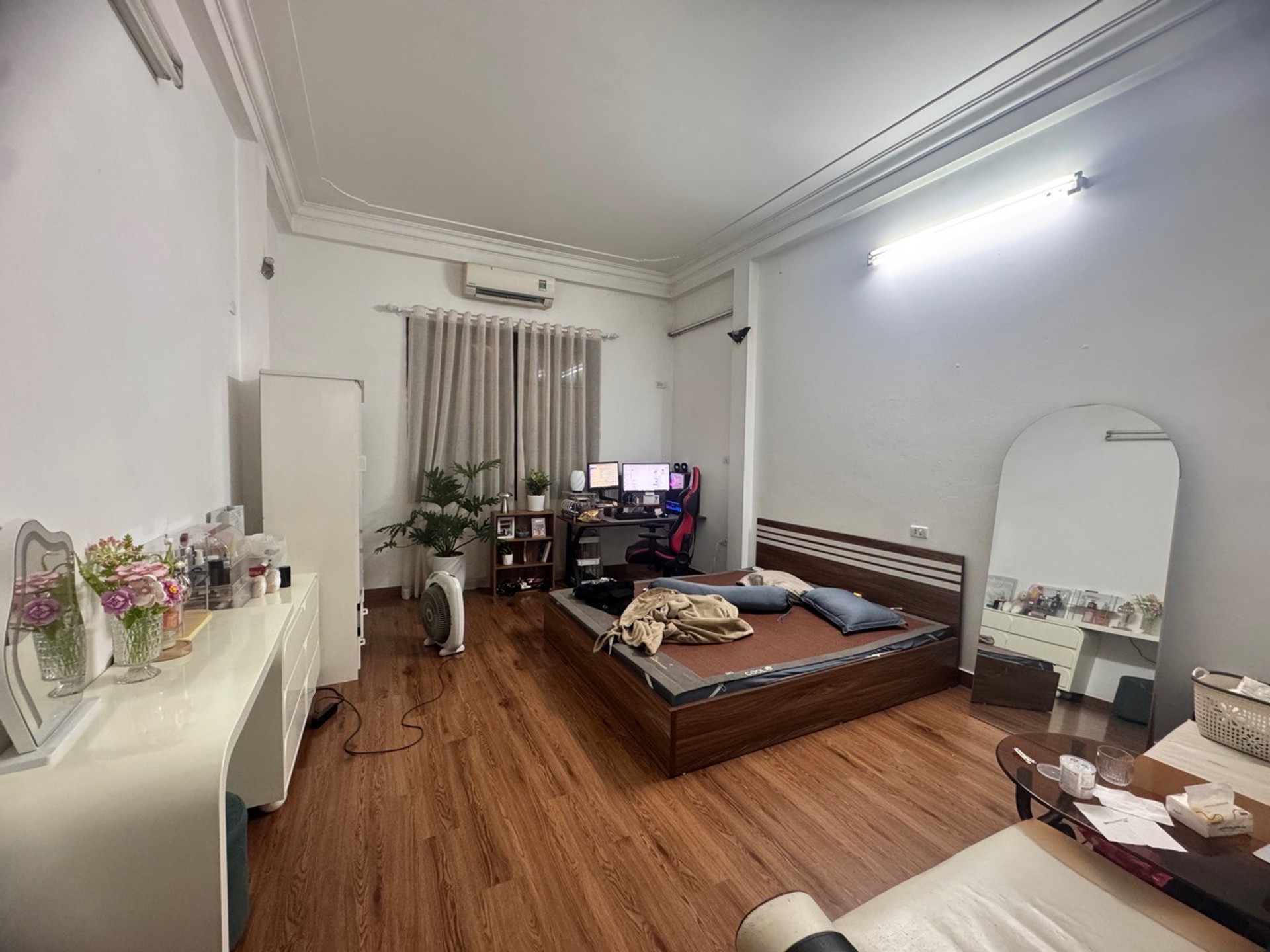 Bán nhà Nguyễn Phúc Lai - diện tích 43m2 4 tầng - ô tô vào nhà - giá 17,9 tỷ