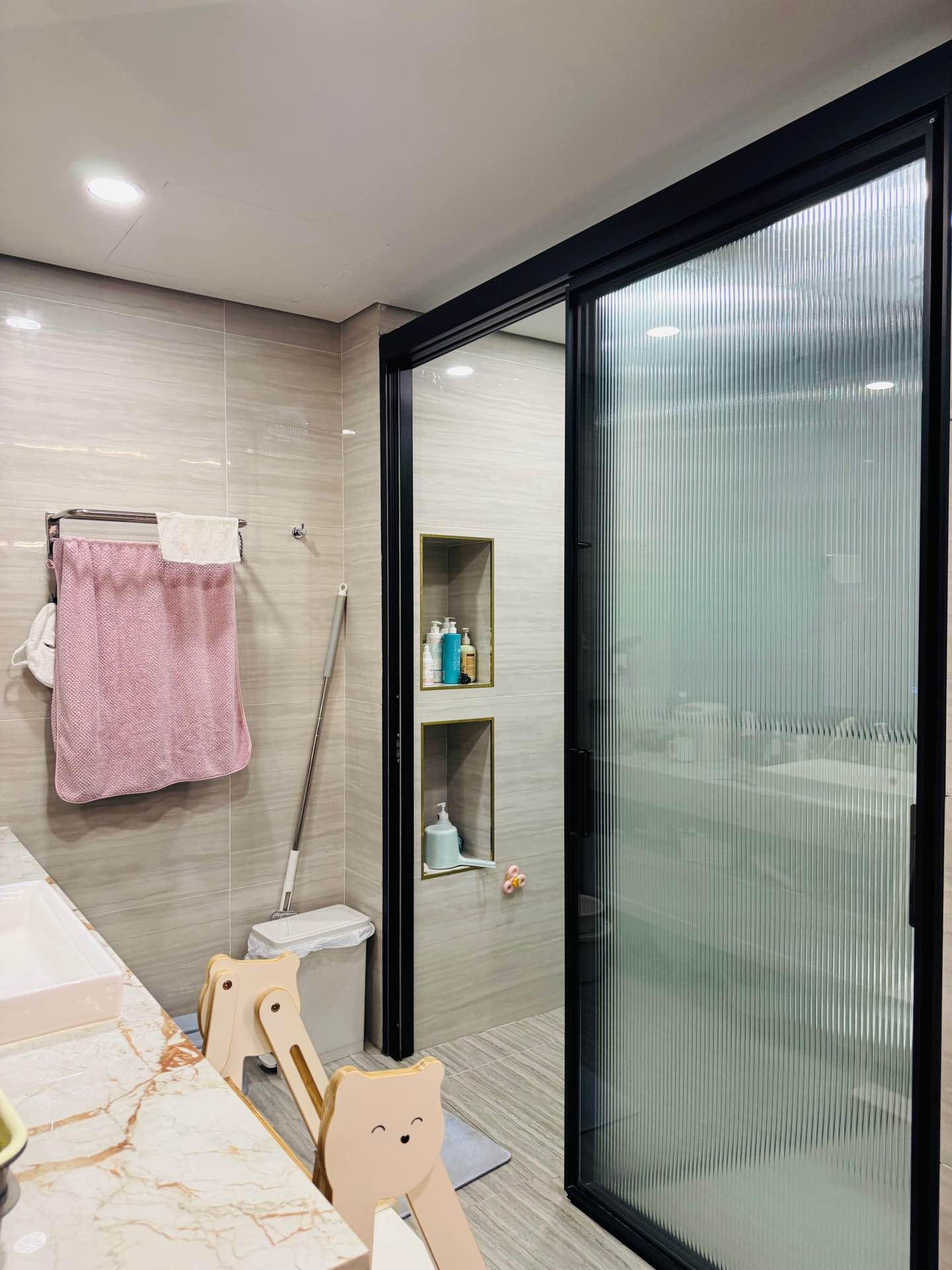 Bán nhà Phan Kế Toại - diện tích 208m2 4 tầng - Lô góc 3 mặt thoáng - giá 6,2 tỷ