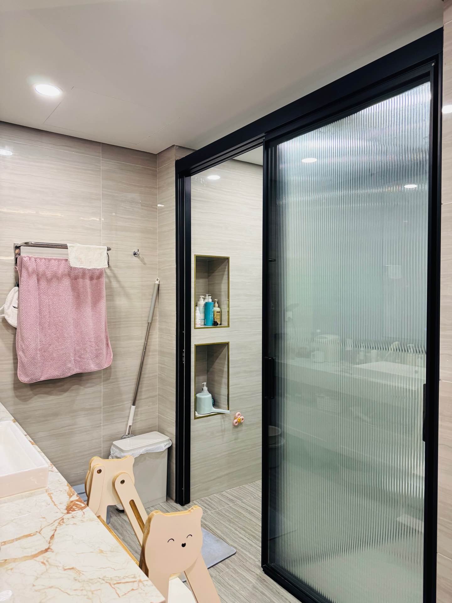 Bán nhà Phan Kế Toại - diện tích 208m2 4 tầng - Lô góc 3 mặt thoáng - giá 6,2 tỷ