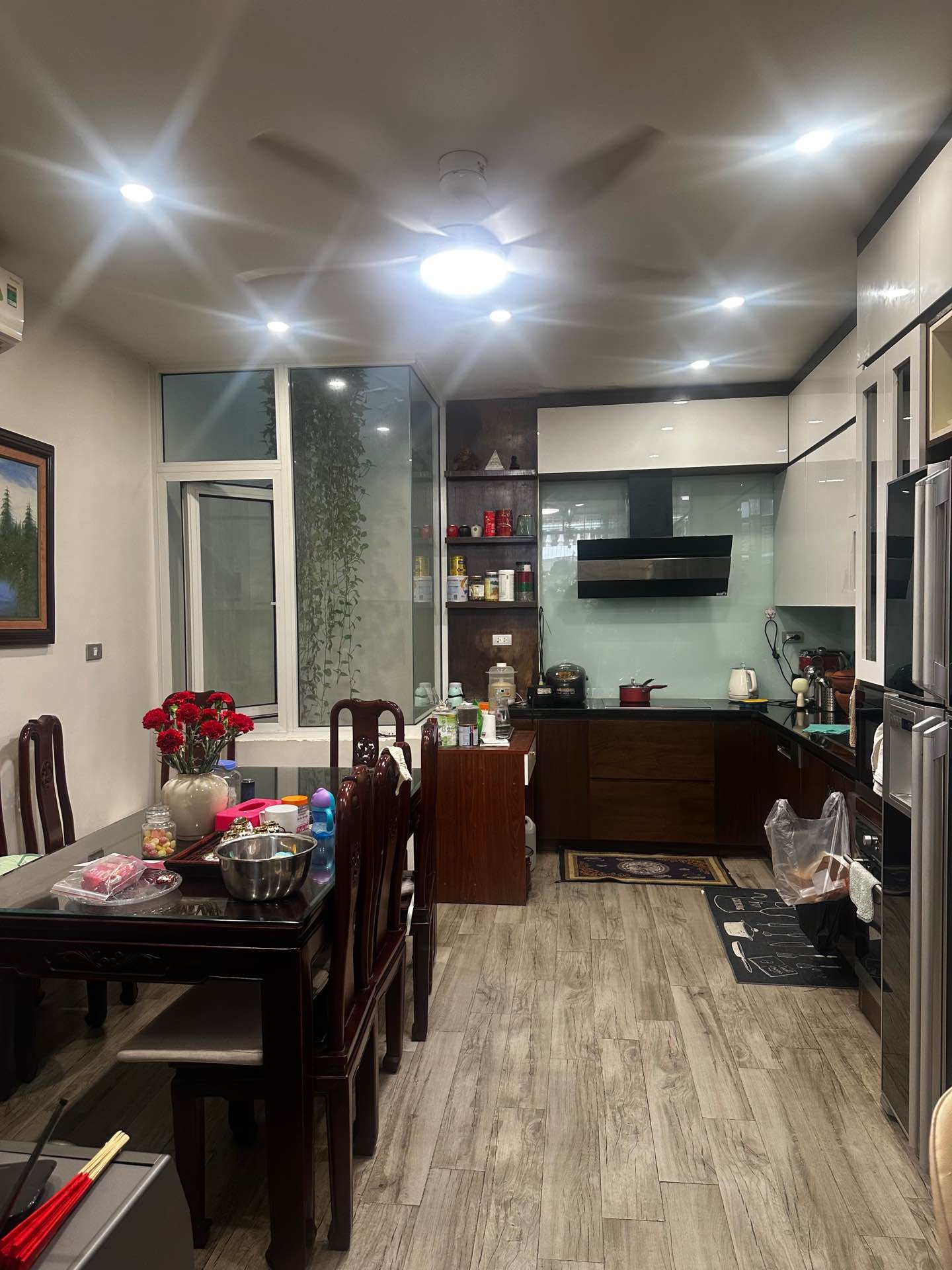 Bán nhà Kim Đồng - diện tích 56.3m2 6 tầng - ô tô vào nhà - giá 26 tỷ