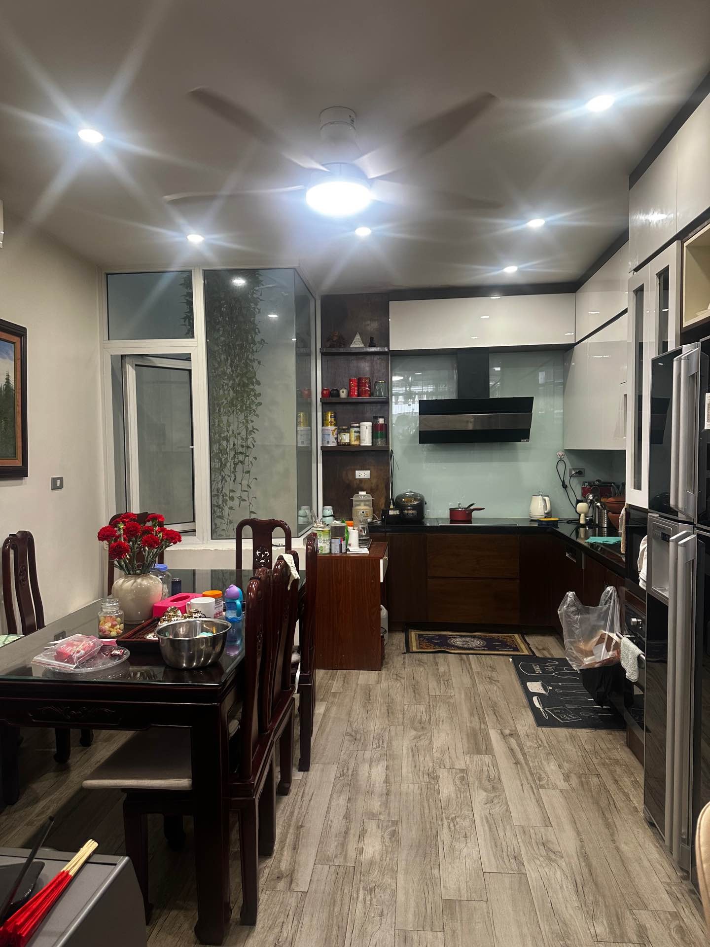 Bán nhà Kim Đồng - diện tích 56.3m2 6 tầng - ô tô vào nhà - giá 26 tỷ