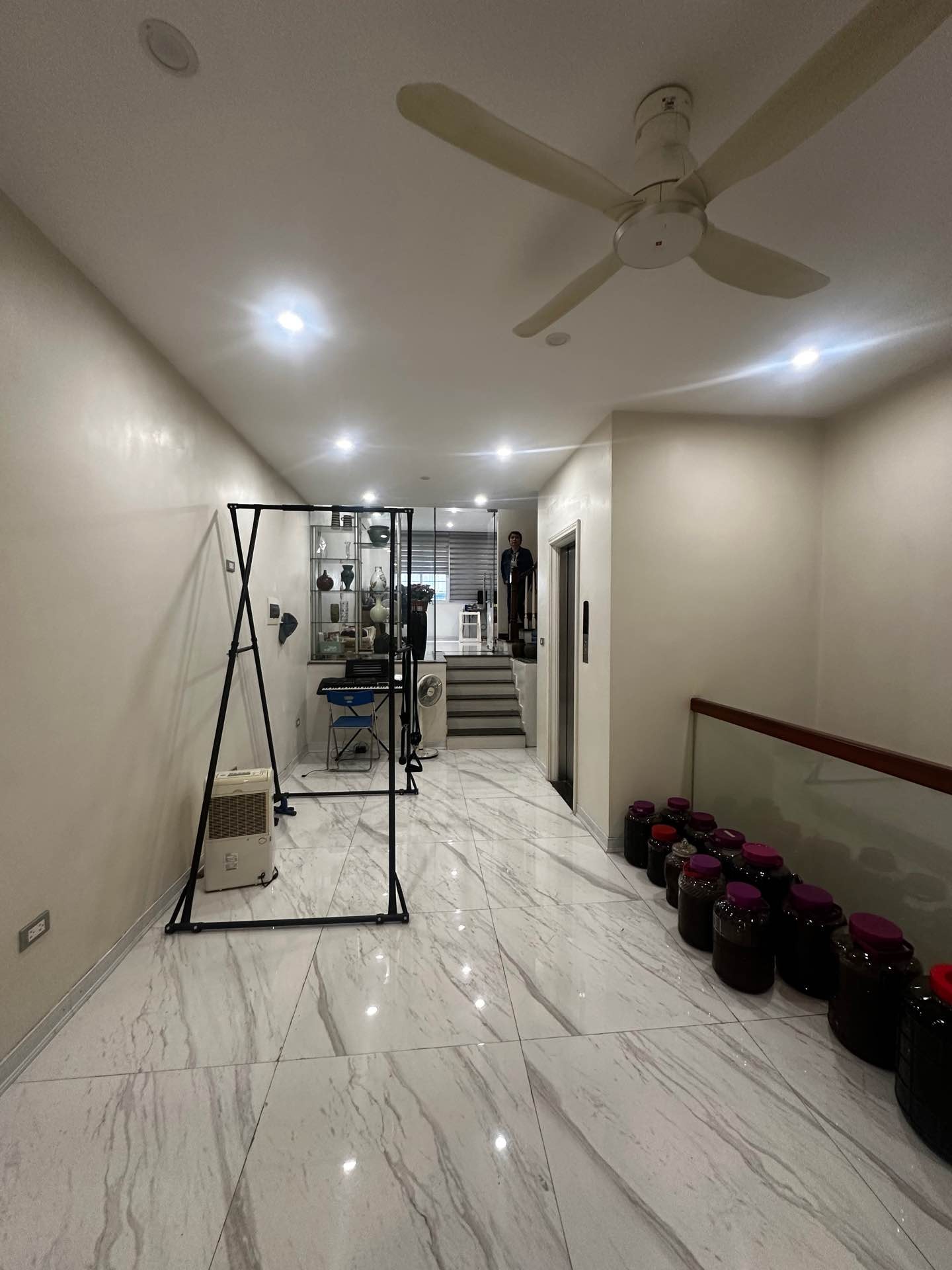 Bán nhà Kim Đồng - diện tích 56.3m2 6 tầng - ô tô vào nhà - giá 26 tỷ