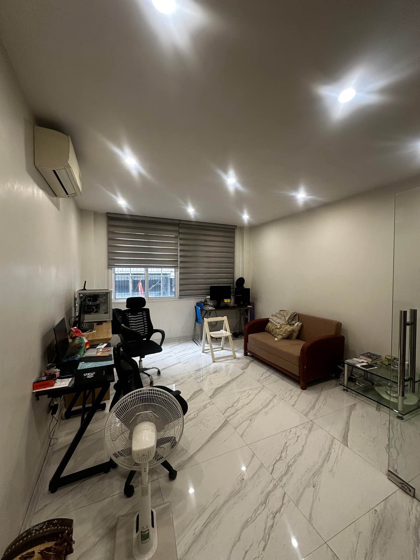 Bán nhà Kim Đồng - diện tích 56.3m2 6 tầng - ô tô vào nhà - giá 26 tỷ