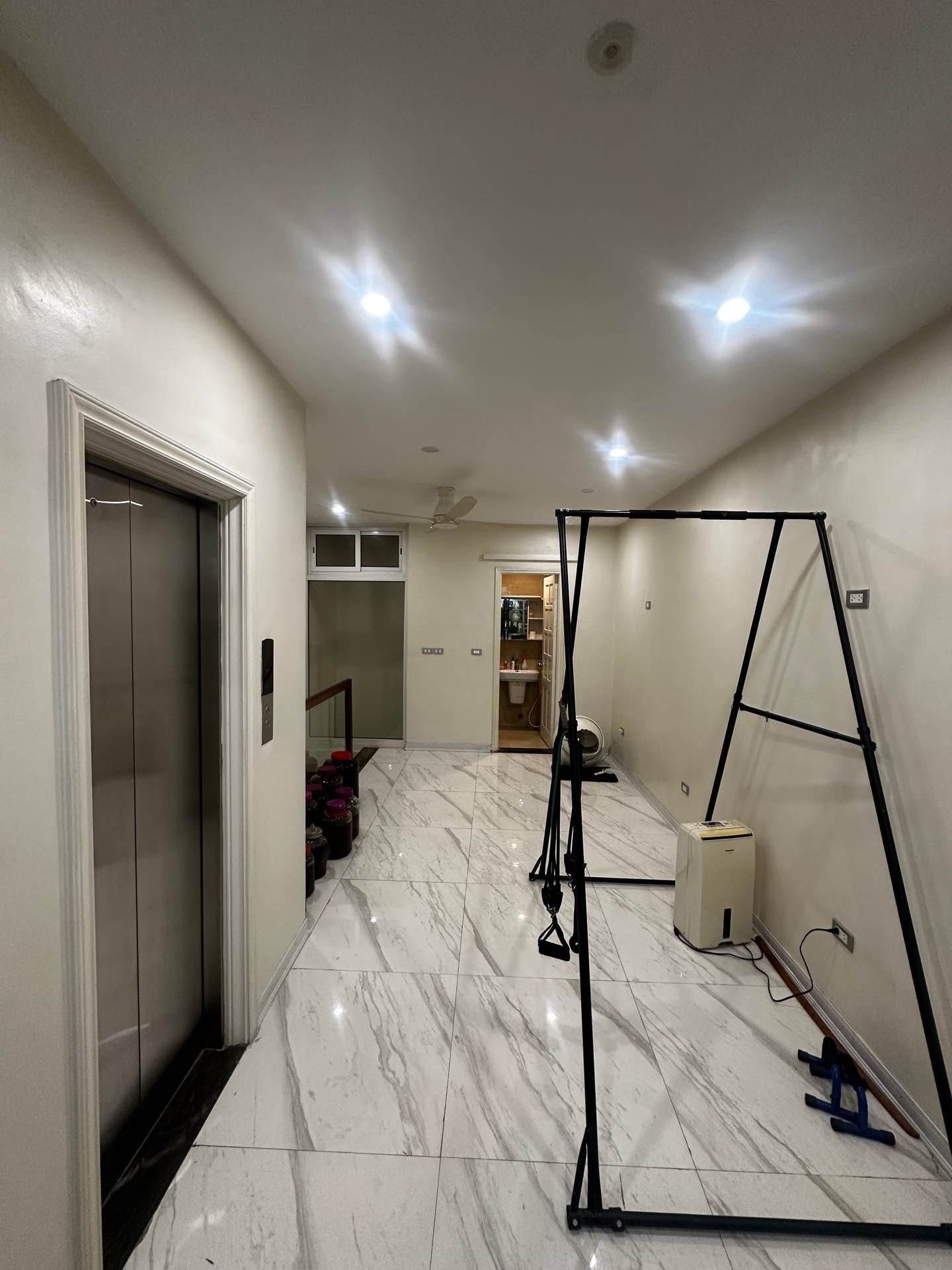 Bán nhà Kim Đồng - diện tích 56.3m2 6 tầng - ô tô vào nhà - giá 26 tỷ