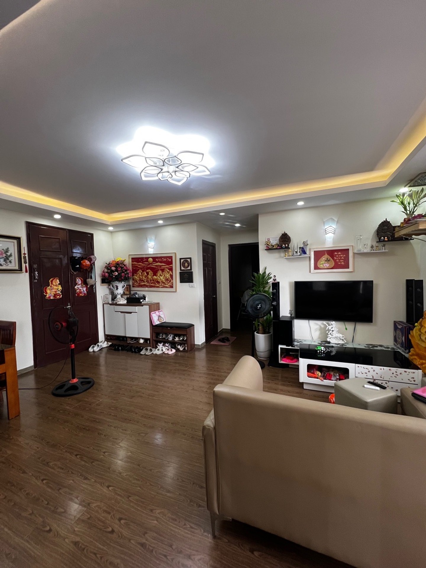 Bán nhà Lĩnh Nam - diện tích 93m2 14 tầng - Căn góc đẹp - giá 6,5 tỷ