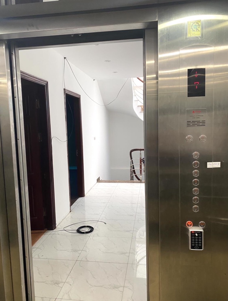 Bán nhà Kim Giang - diện tích 117m2 7 tầng - ô tô tải tránh - giá 50 tỷ