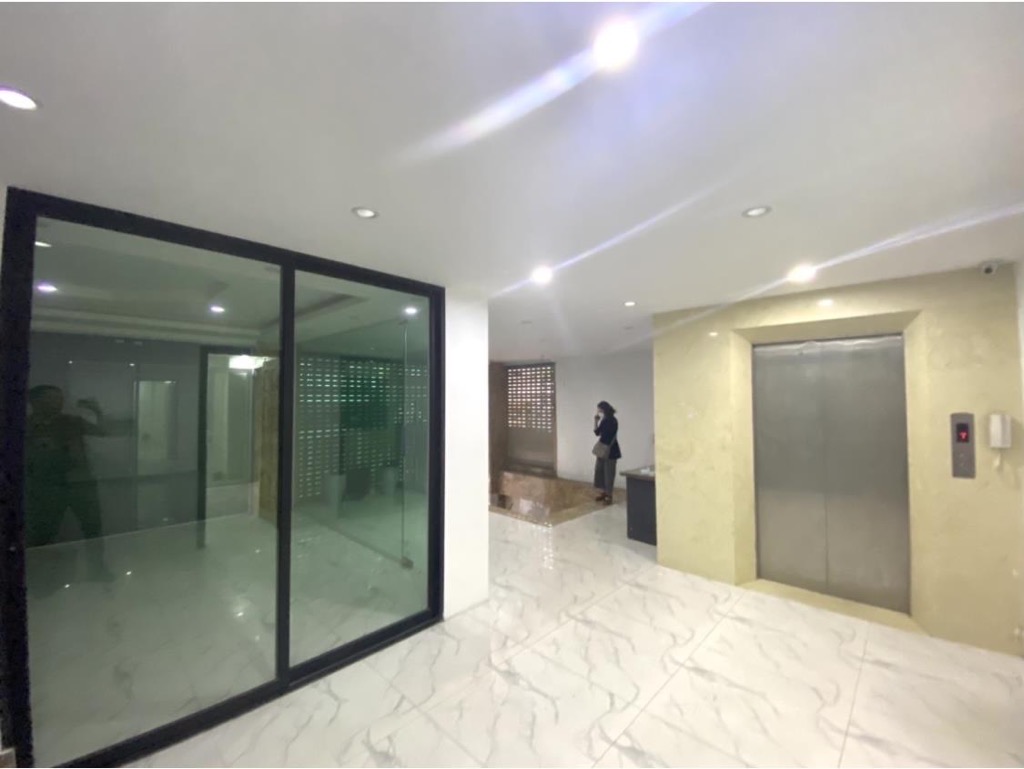 Bán nhà Kim Giang - diện tích 117m2 7 tầng - ô tô tải tránh - giá 50 tỷ