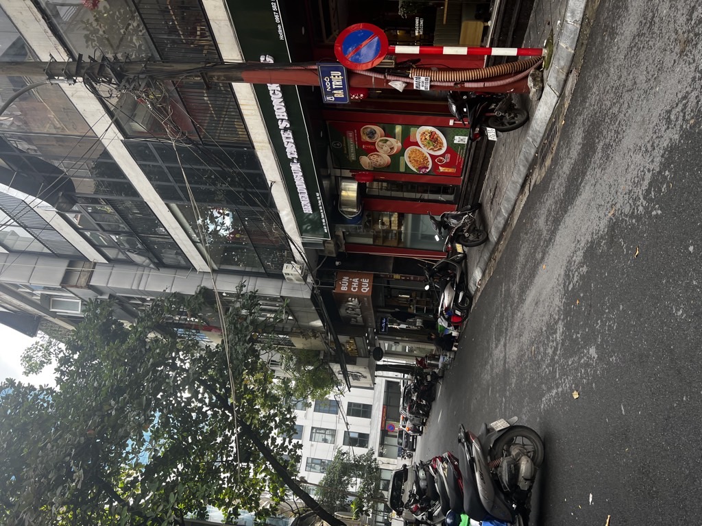 Bán nhà Ngõ Bà Triệu - diện tích 25m2 5 tầng - Mặt Phố Kinh Doanh Sầm Uất - giá 31,5 tỷ