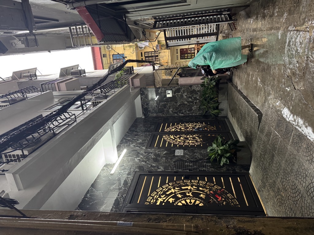 Bán nhà Tôn Thất Tùng - diện tích 85m2 8 tầng - Đang cập nhật - giá 29,8 tỷ