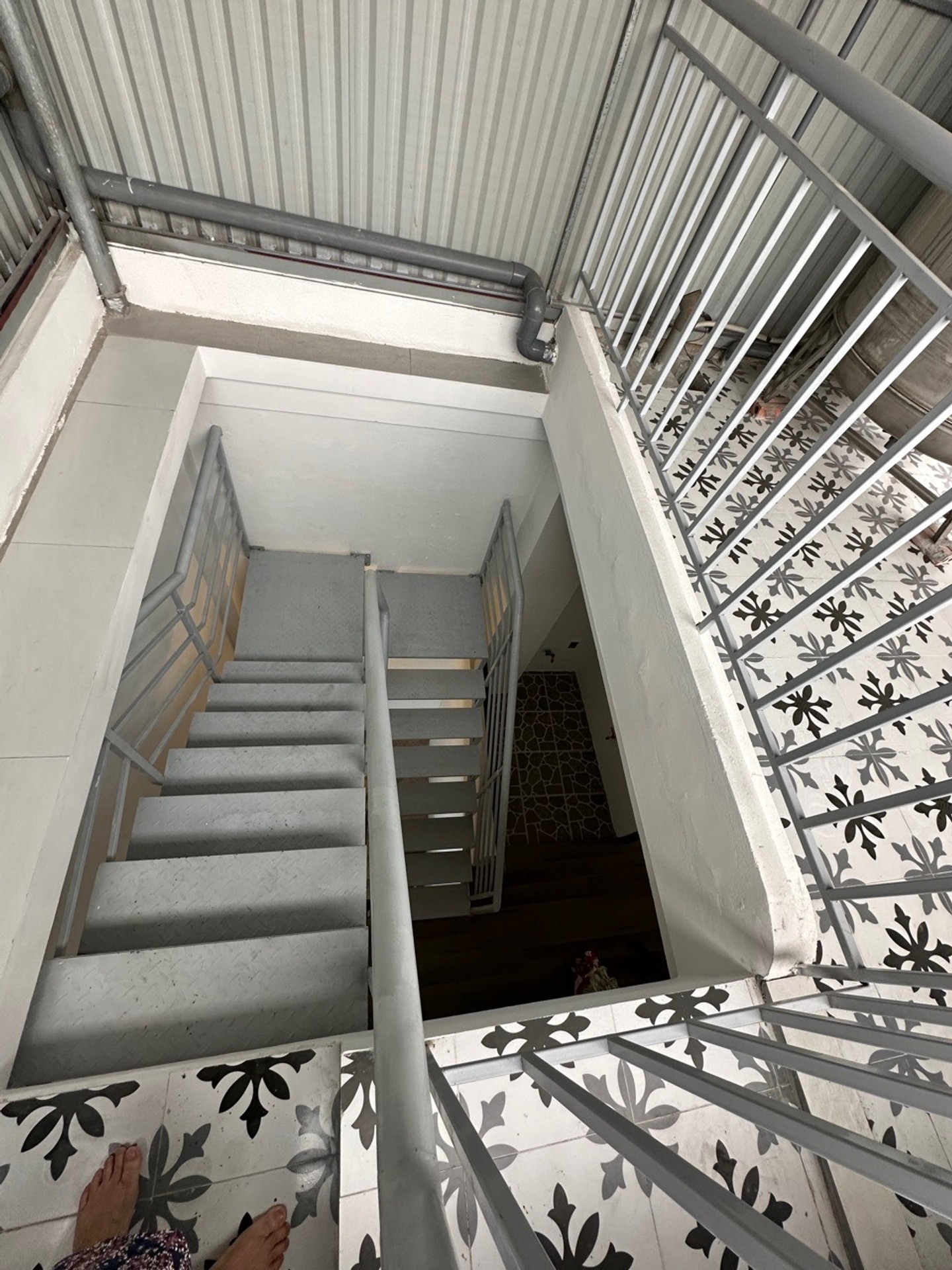 Bán nhà Hoàng Văn Thái - diện tích 30m2 6 tầng - nhà đẹp hiếm có - giá 12,8 tỷ