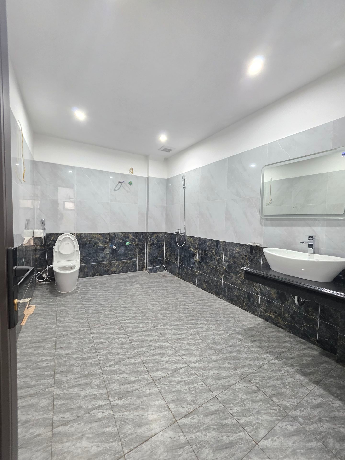 Bán nhà Hai Bà Trưng - diện tích 39m2 5 tầng - Lô góc 2 mặt thoáng - giá 7,8 tỷ