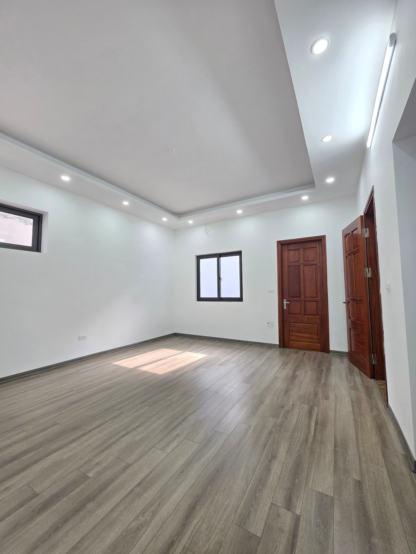 Bán nhà Hai Bà Trưng - diện tích 39m2 5 tầng - Lô góc 2 mặt thoáng - giá 7,8 tỷ