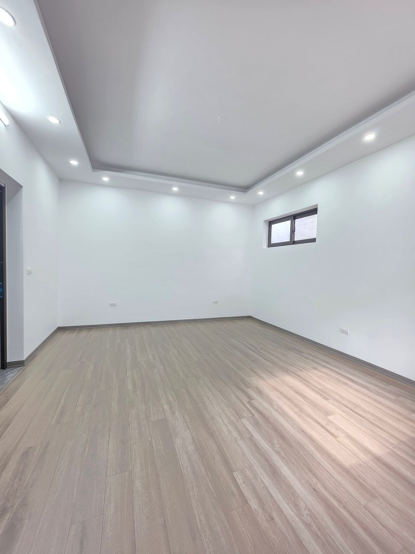 Bán nhà Hai Bà Trưng - diện tích 39m2 5 tầng - Lô góc 2 mặt thoáng - giá 7,8 tỷ