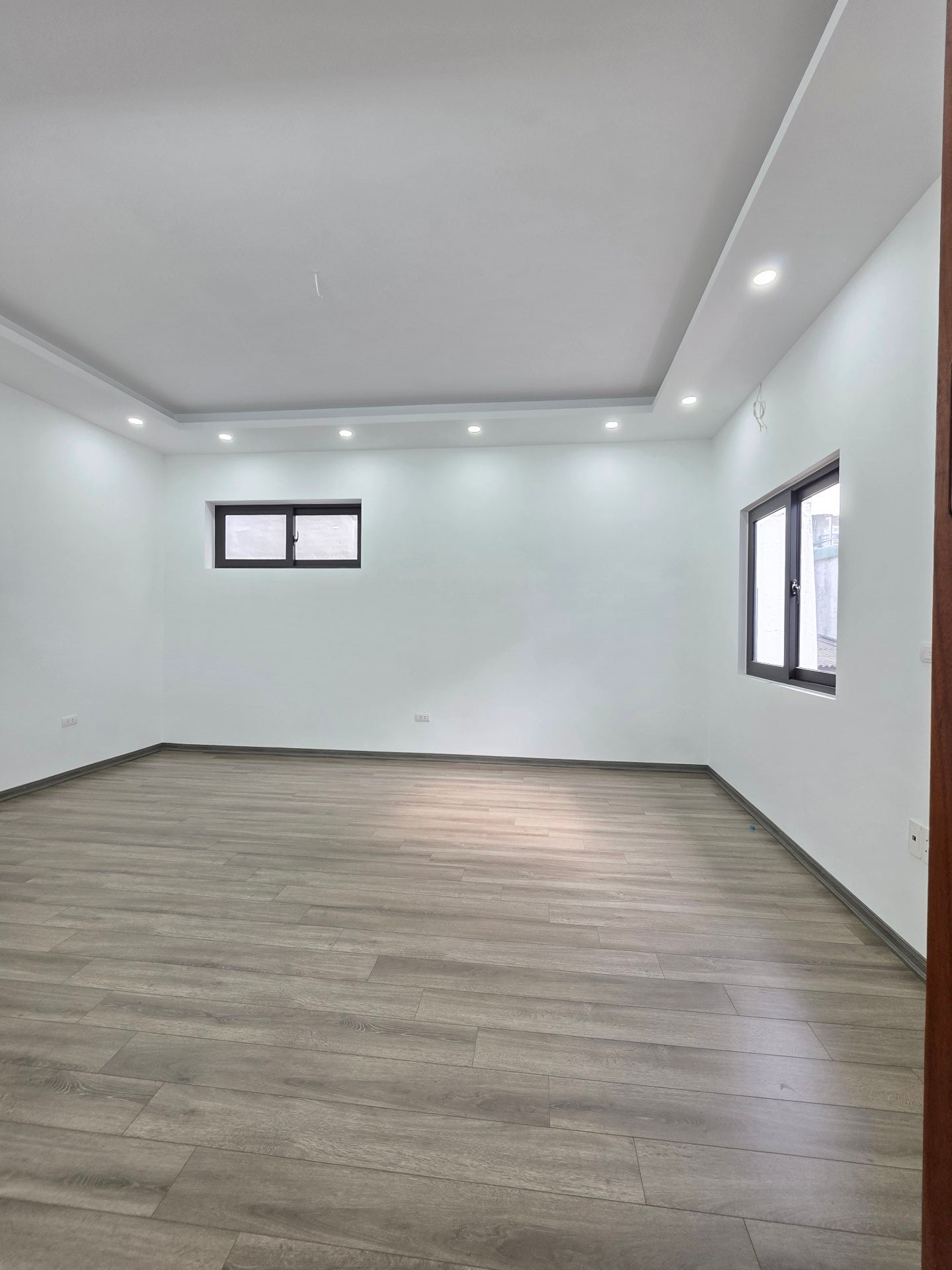 Bán nhà Hai Bà Trưng - diện tích 39m2 5 tầng - Lô góc 2 mặt thoáng - giá 7,8 tỷ