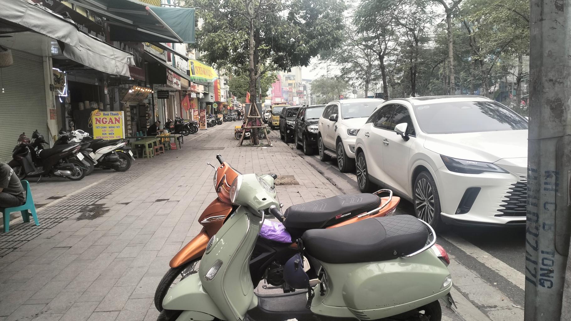 Bán nhà Ô Chợ Dừa - diện tích 120m2 4 tầng - Nhà 2 mặt phố - giá 88 tỷ