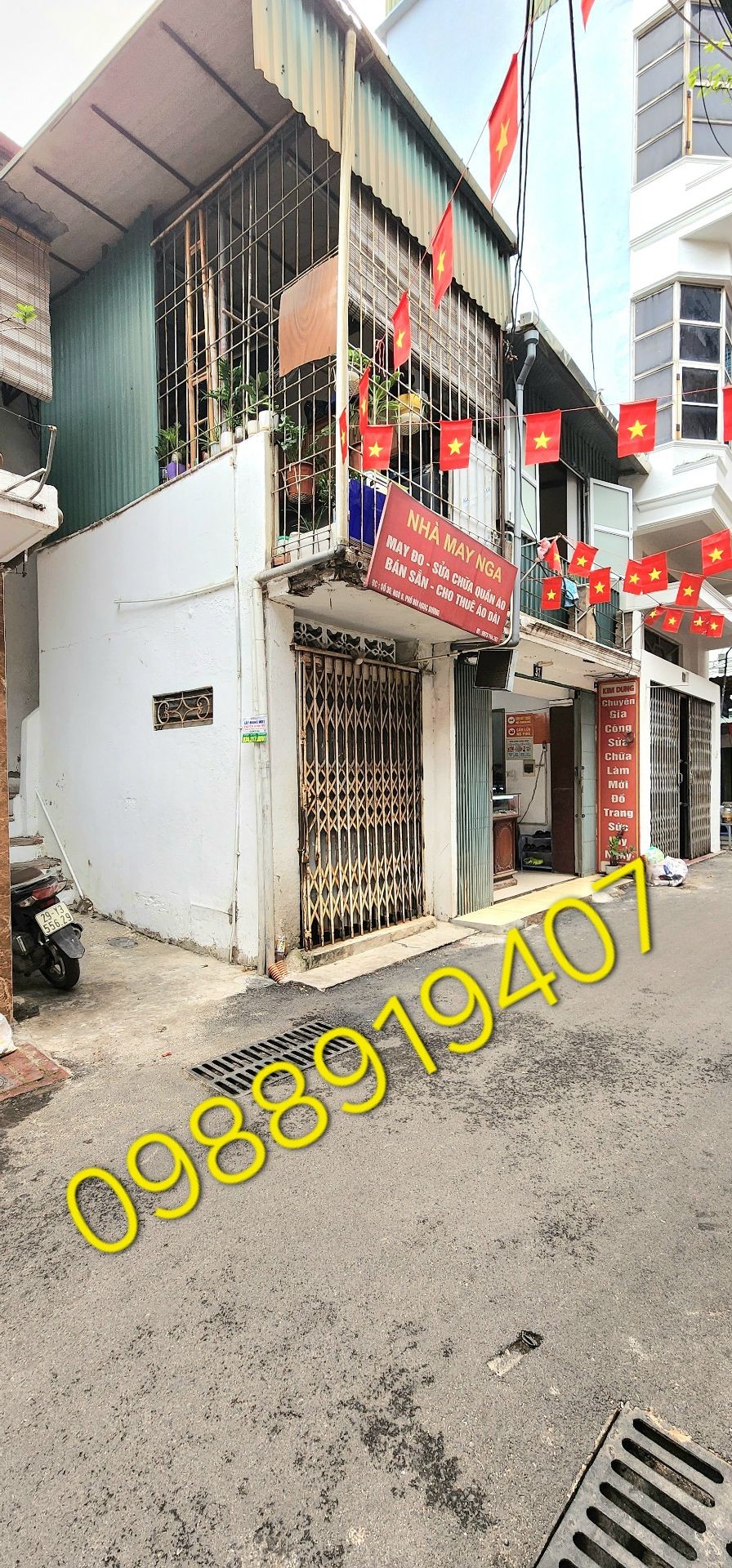 Bán nhà Bùi Ngọc Dương - diện tích 82m2 2 tầng - Ô tô đi qua nhà - giá 4,8 tỷ