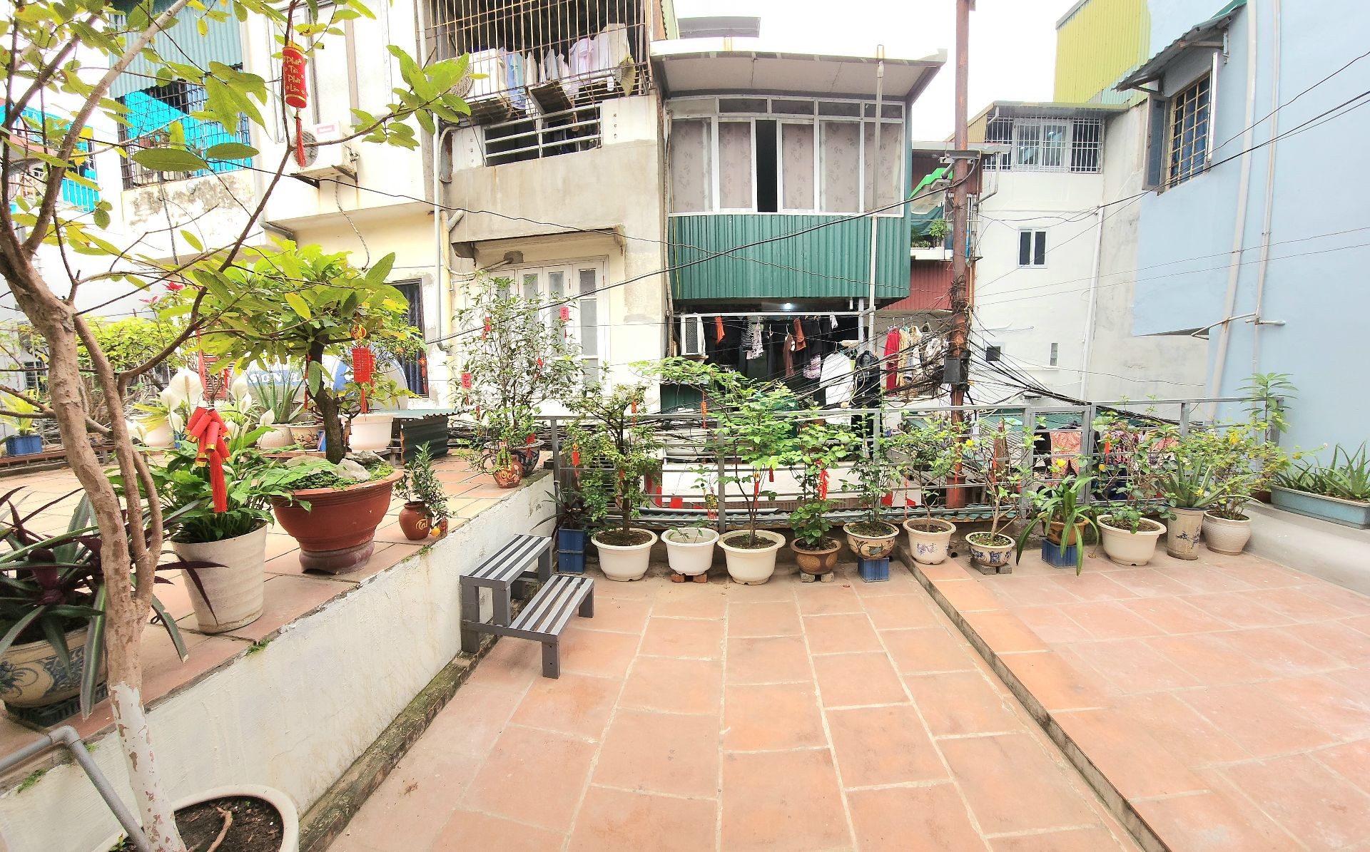 Bán nhà Bùi Ngọc Dương - diện tích 82m2 2 tầng - Ô tô đi qua nhà - giá 4,8 tỷ