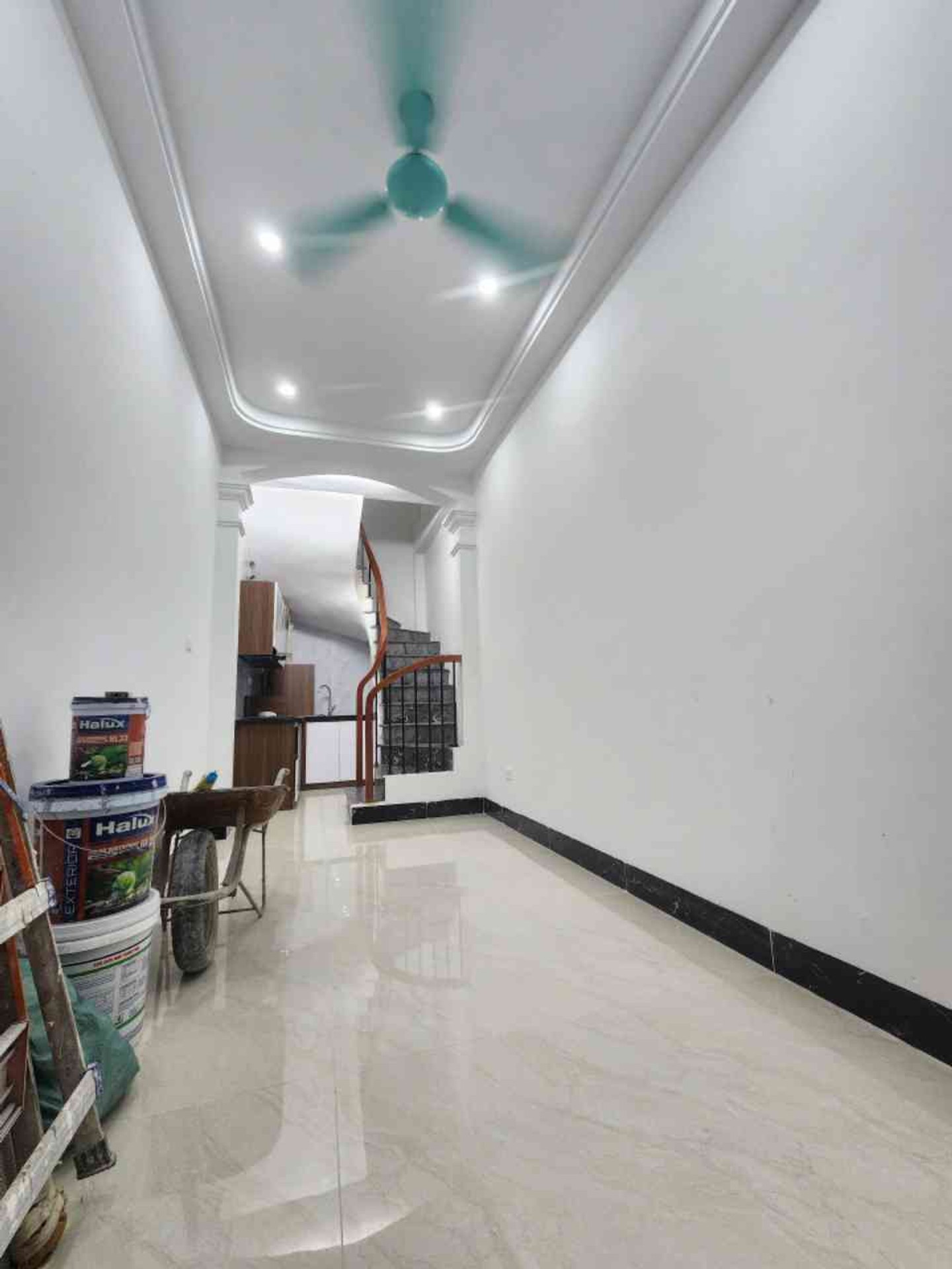 Bán nhà Tân Mai - diện tích 30m2 5 tầng - Lô góc siêu thoáng - giá 5,95 tỷ