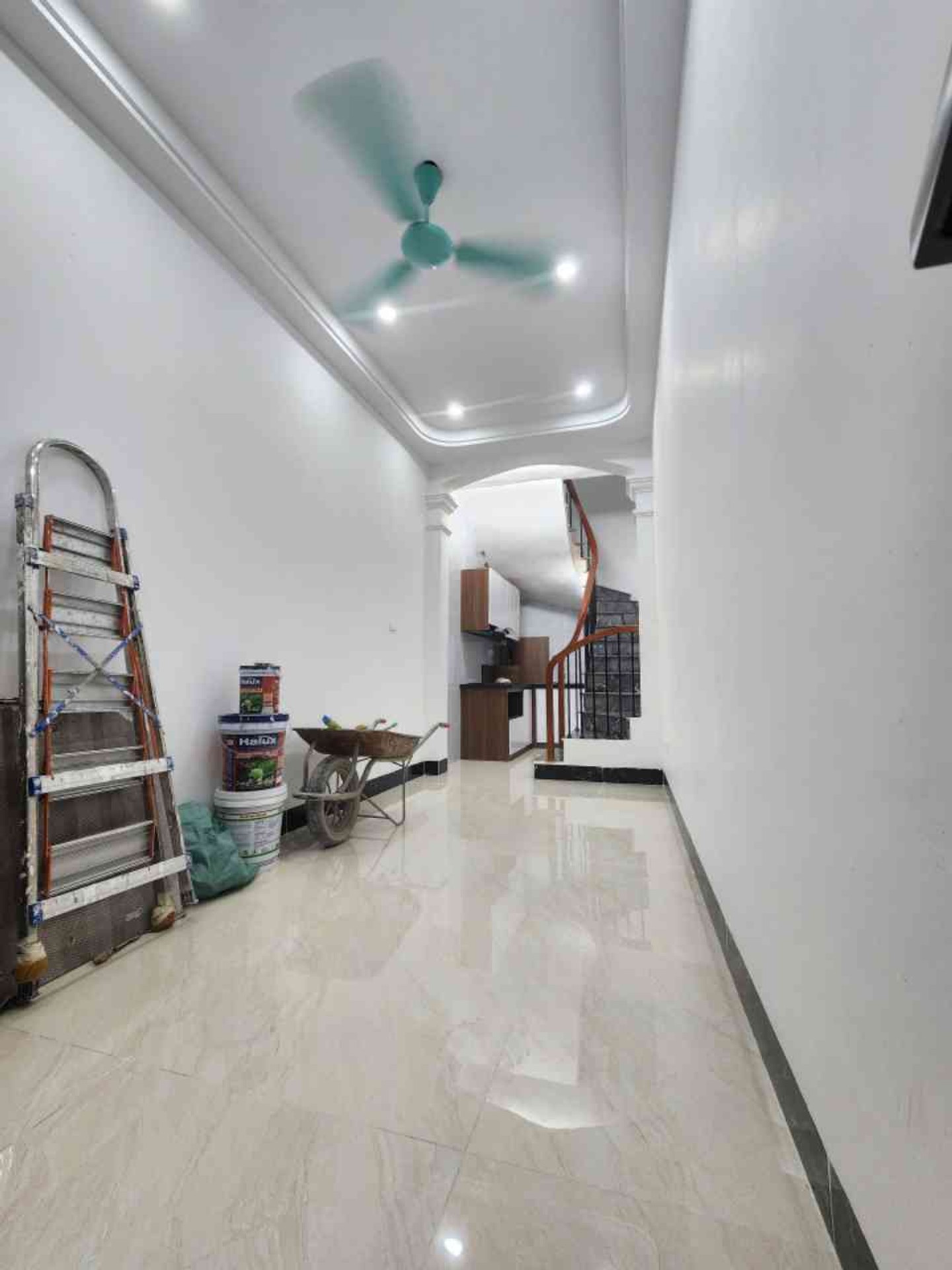 Bán nhà Tân Mai - diện tích 30m2 5 tầng - Lô góc siêu thoáng - giá 5,95 tỷ