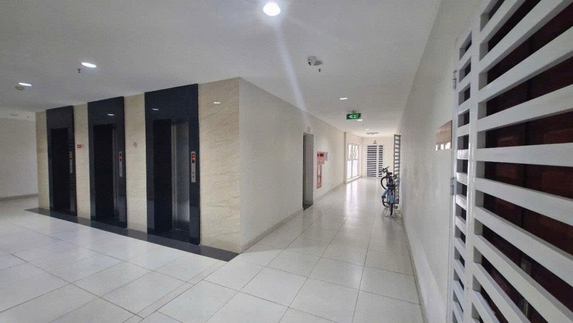 Bán nhà Nguỵ Như Kon Tum - diện tích 96m2 23 tầng - Nhà có ban công siêu rộng, ánh sáng tự nhiên tràn ngập - giá 9,2 tỷ
