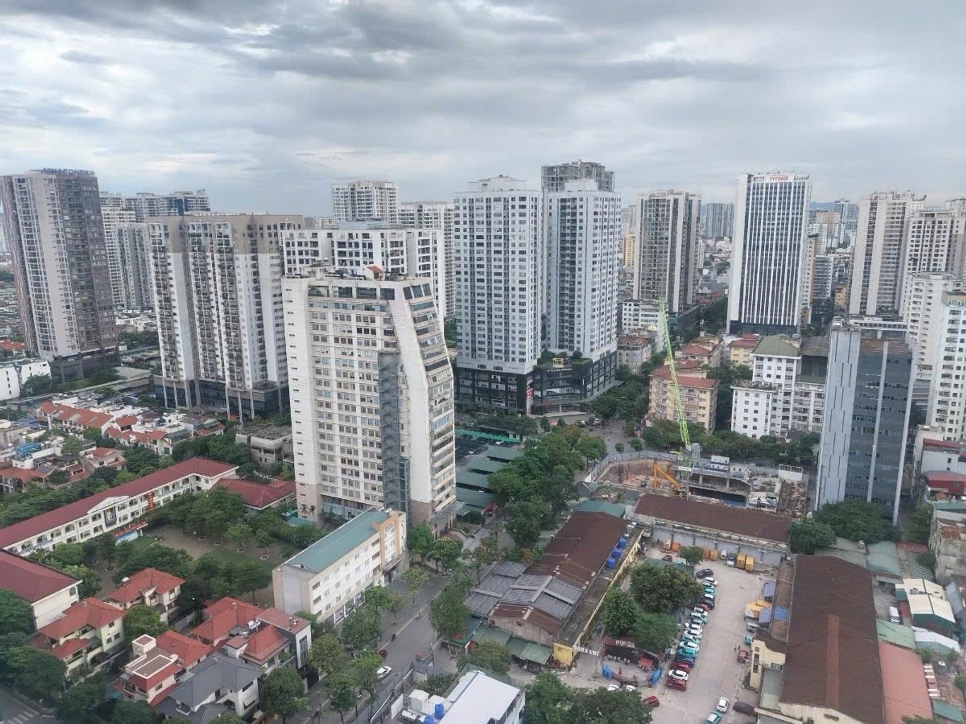 Bán nhà Nguỵ Như Kon Tum - diện tích 96m2 23 tầng - Nhà có ban công siêu rộng, ánh sáng tự nhiên tràn ngập - giá 9,2 tỷ