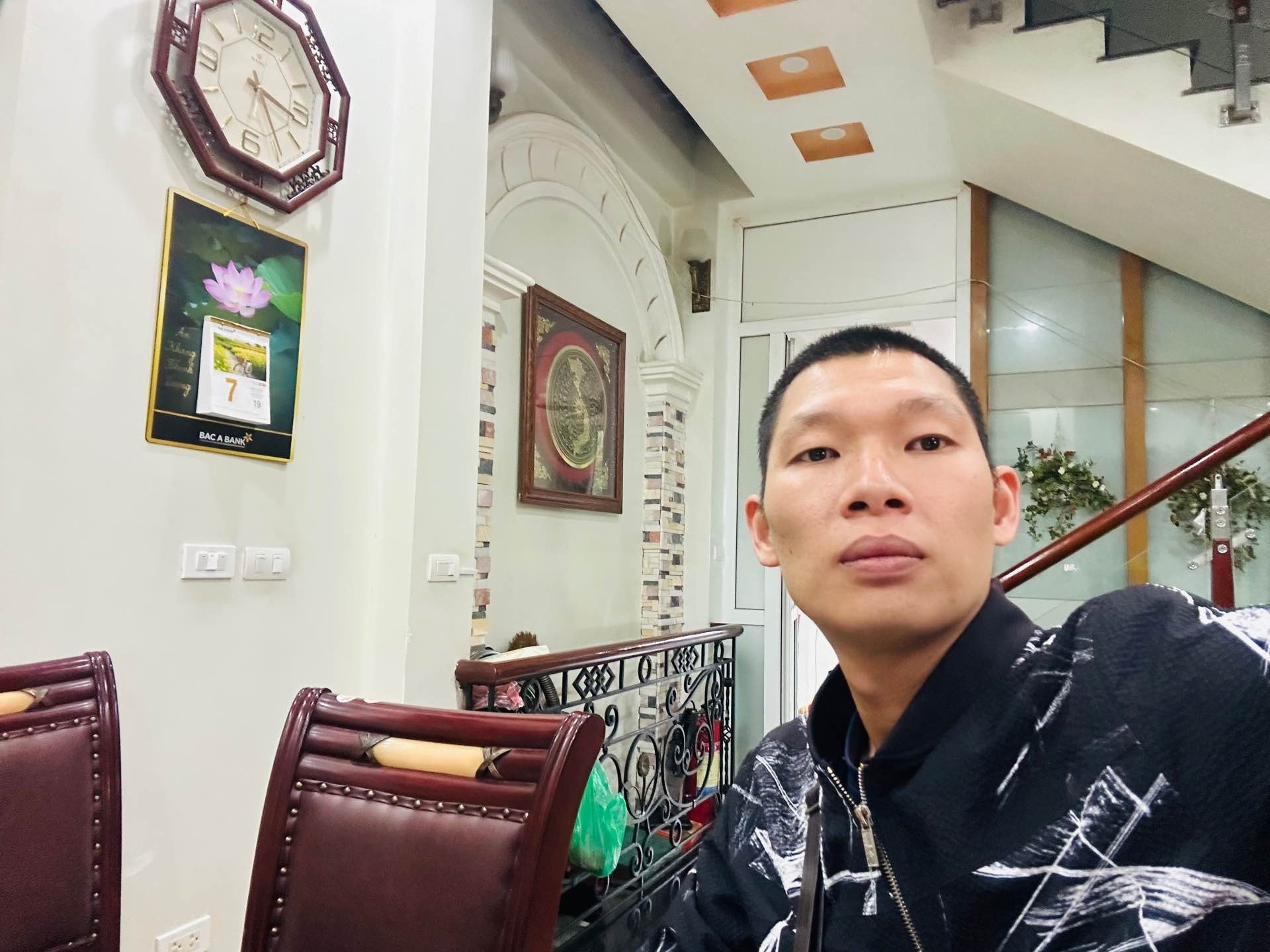 Bán nhà Nguyễn Khoái - diện tích 49m2 5 tầng - Ô tô tránh vỉa hè - giá 24,5 tỷ