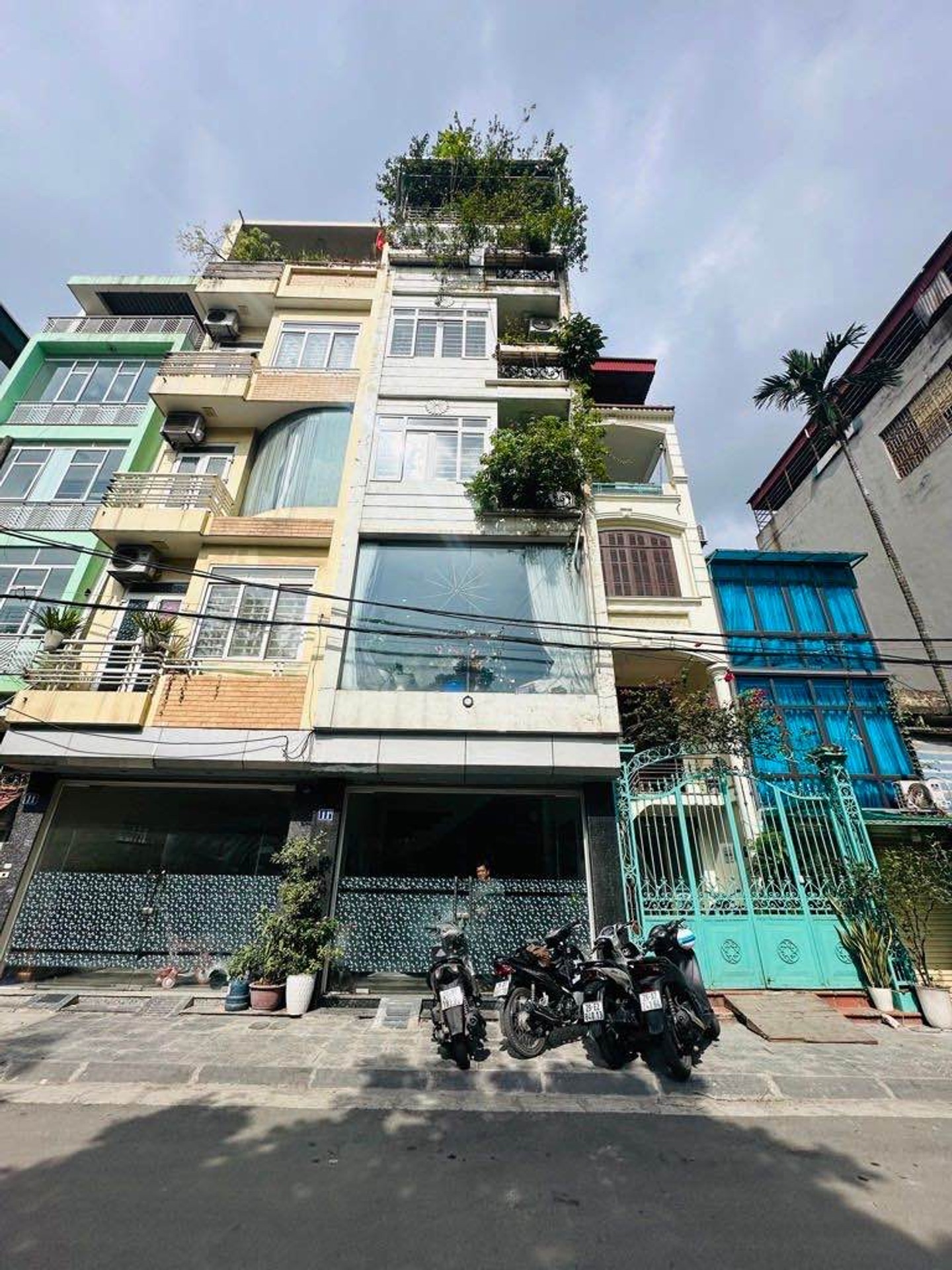 Bán nhà Nguyễn Khoái - diện tích 49m2 5 tầng - Ô tô tránh vỉa hè - giá 24,5 tỷ