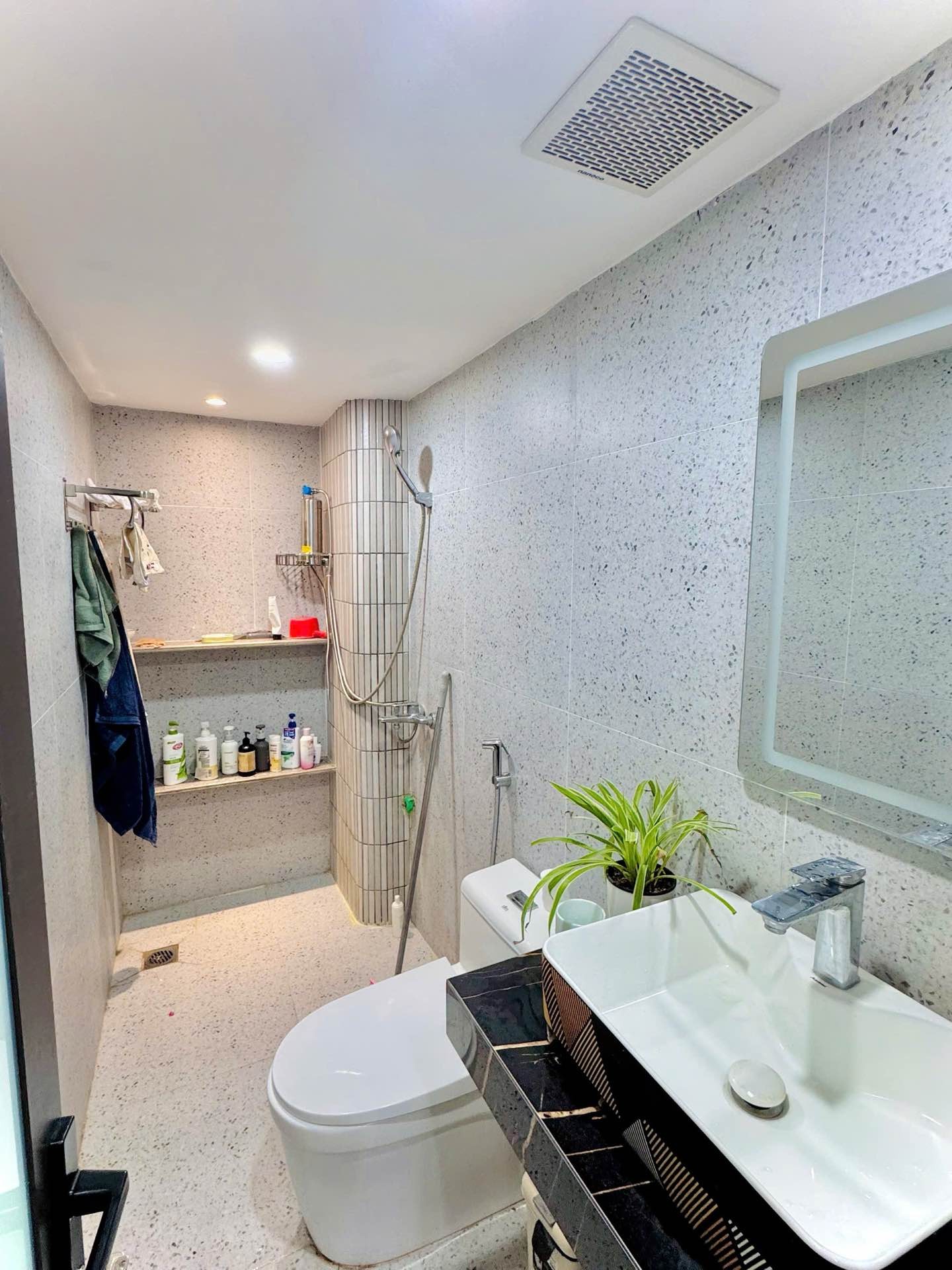 Bán nhà ngõ Quỳnh - diện tích 29m2 5 tầng - gần ô tô - giá 11,5 tỷ